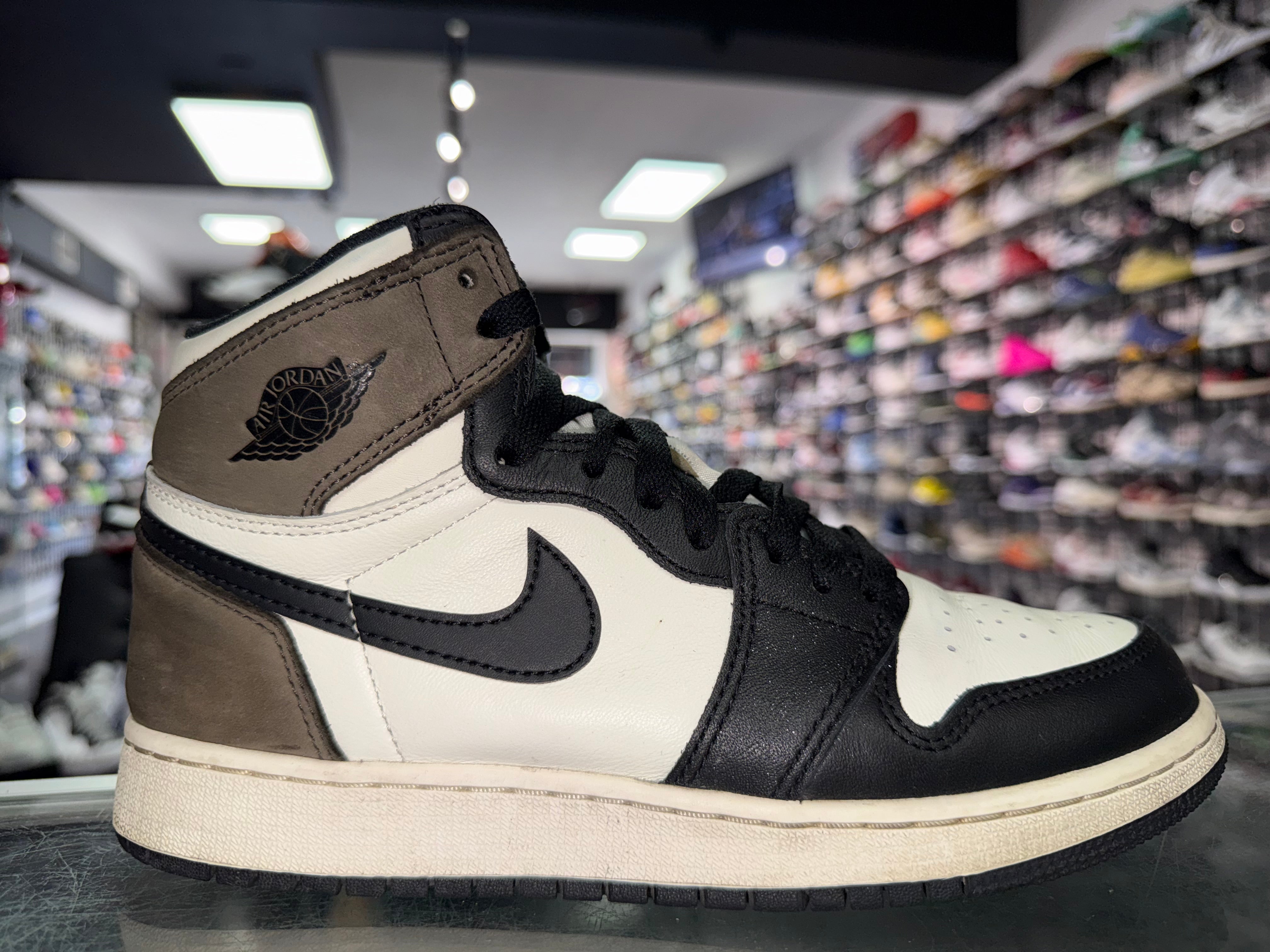 Size 6y Air Jordan 1 "Mocha"