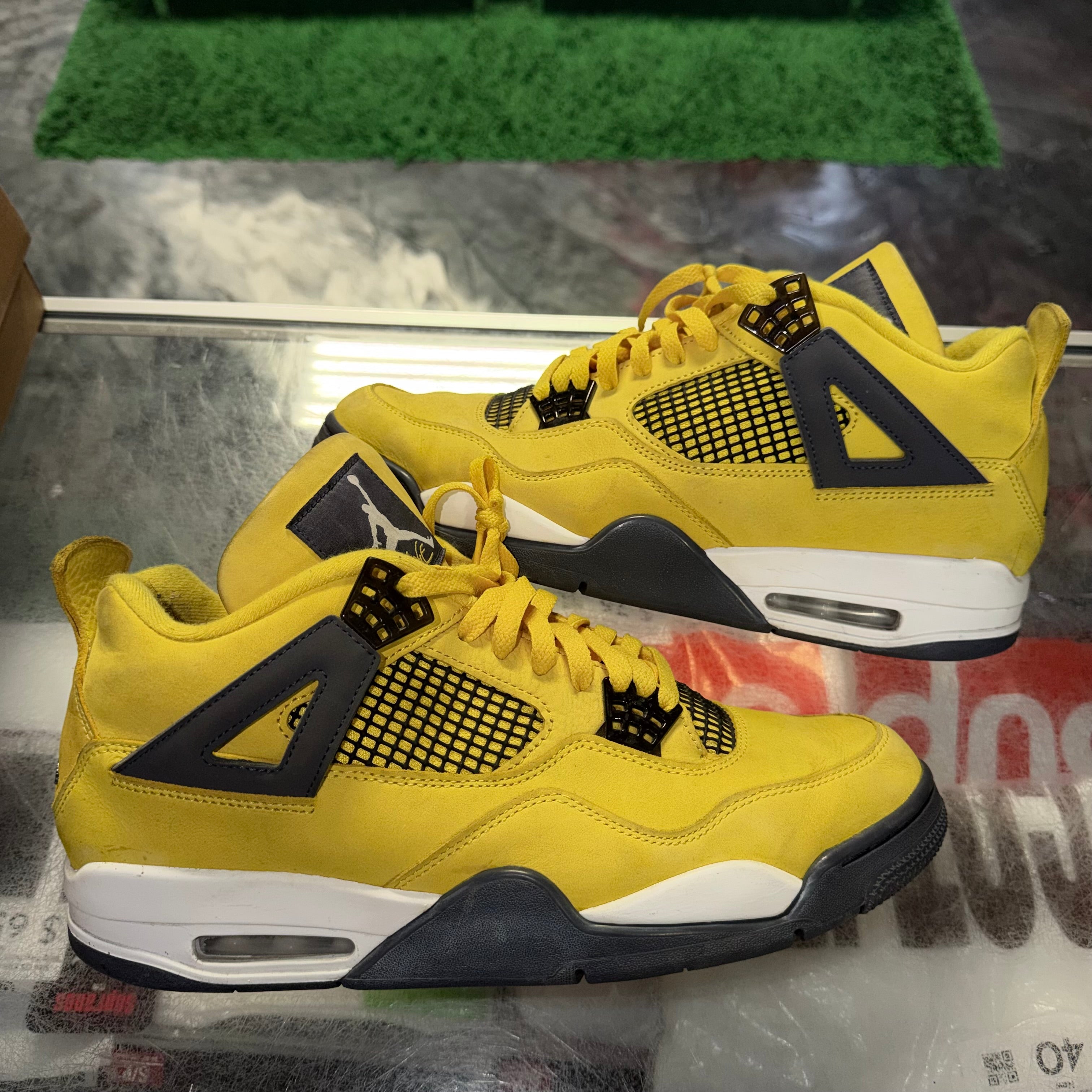 Size 12 Air Jordan 4 "Lightning" - R