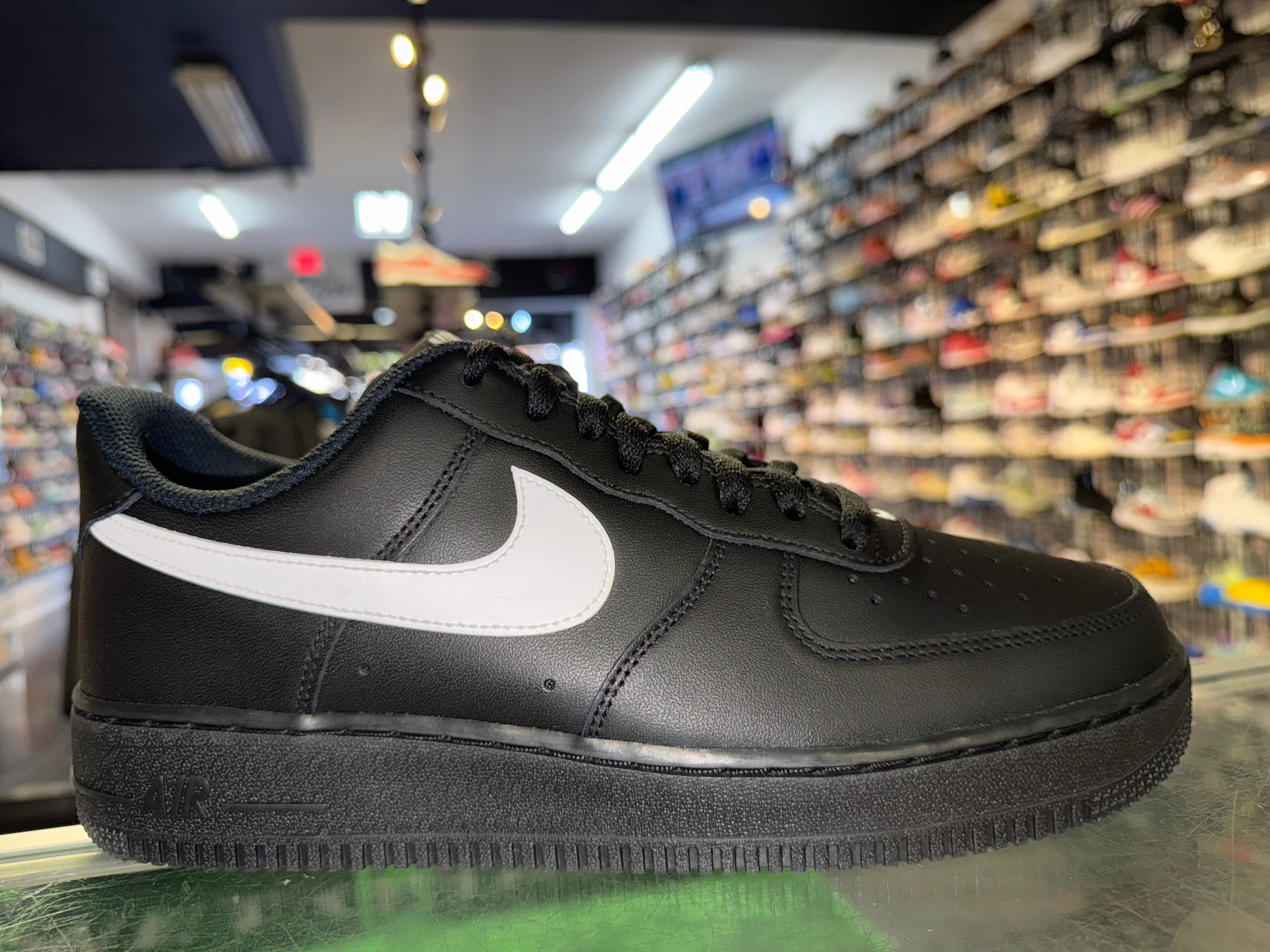 Size 9.5 Air Force 1 "Black White"