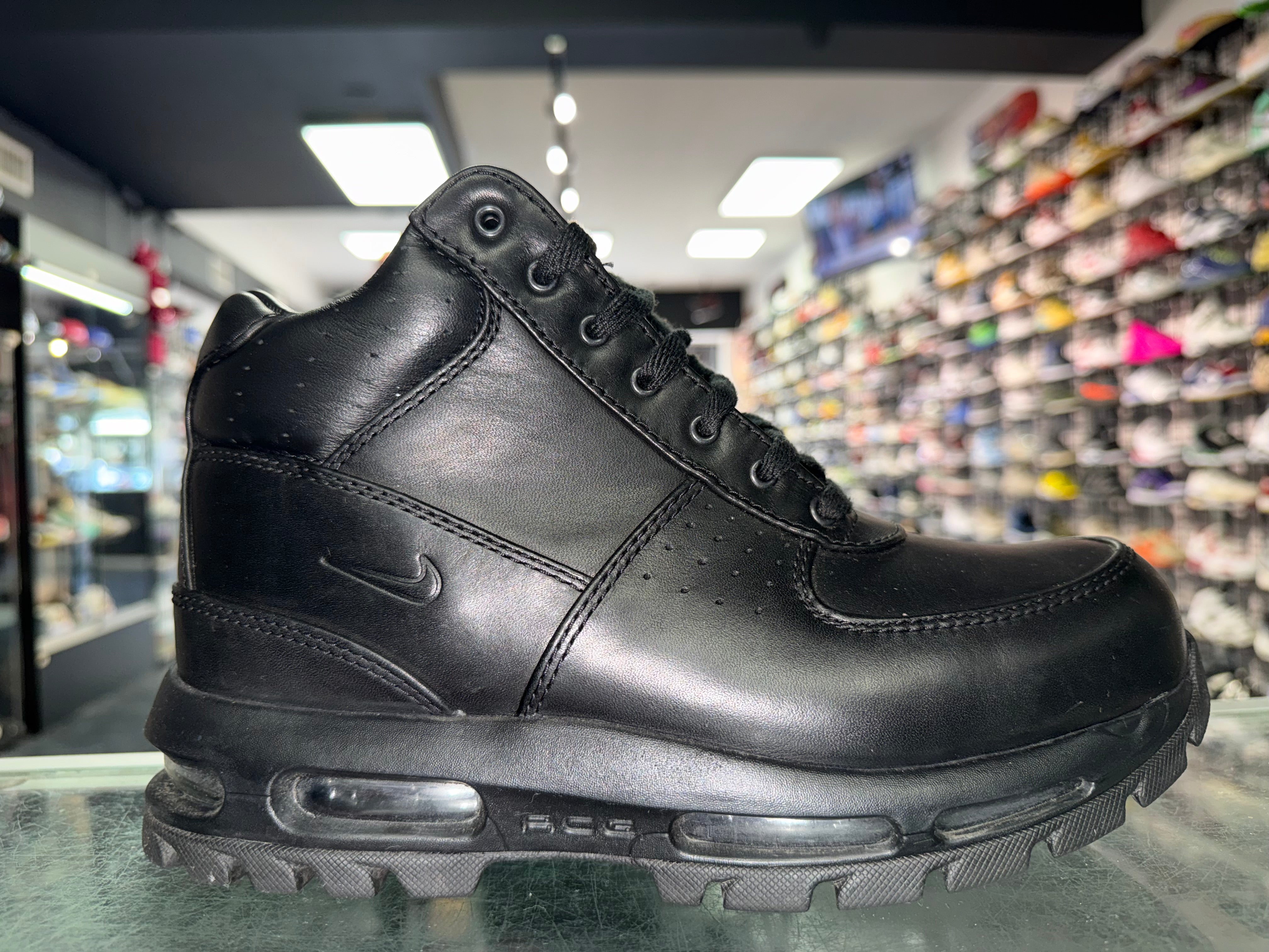 Size 7.5 Air Max Goadome "Black"