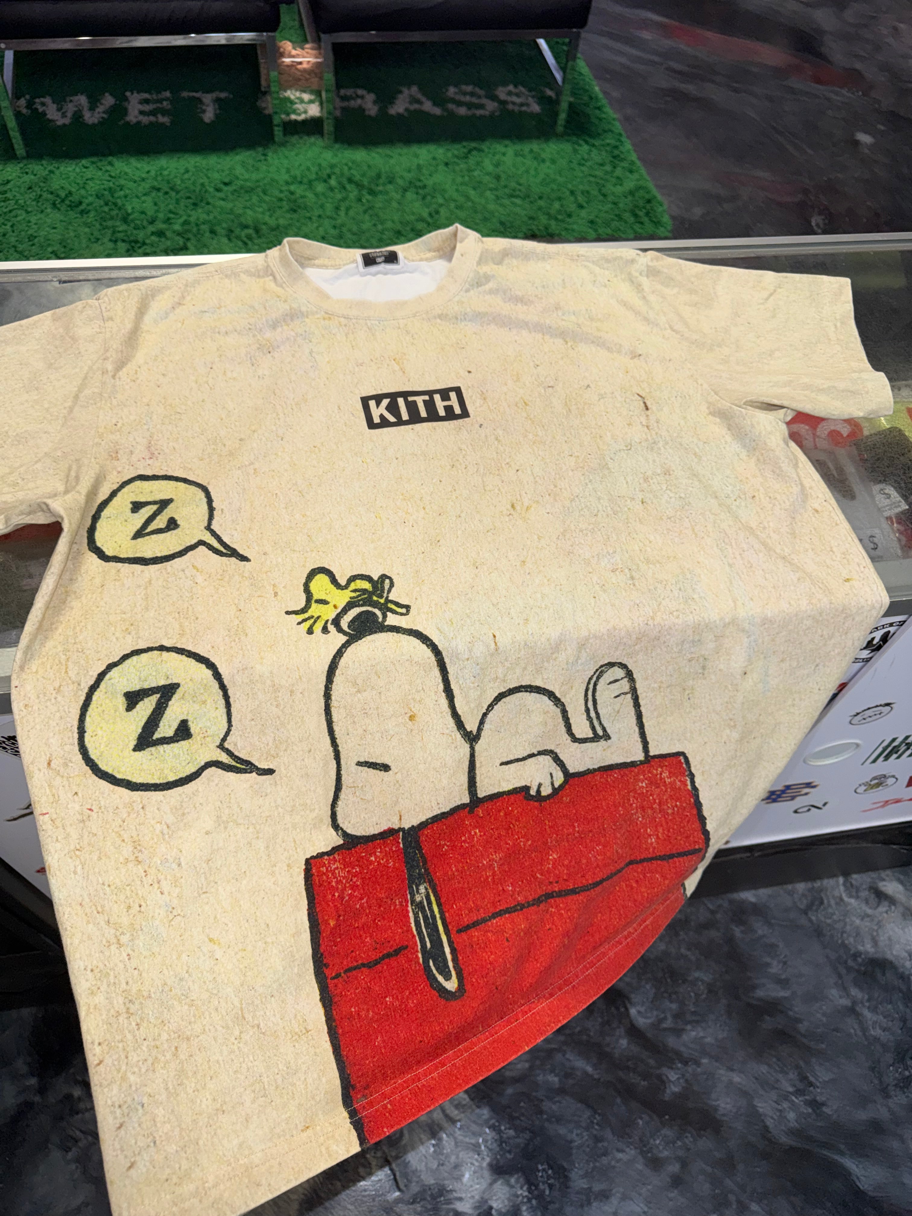 Size XL Kith x Peanuts Doghouse Tee “Cream”