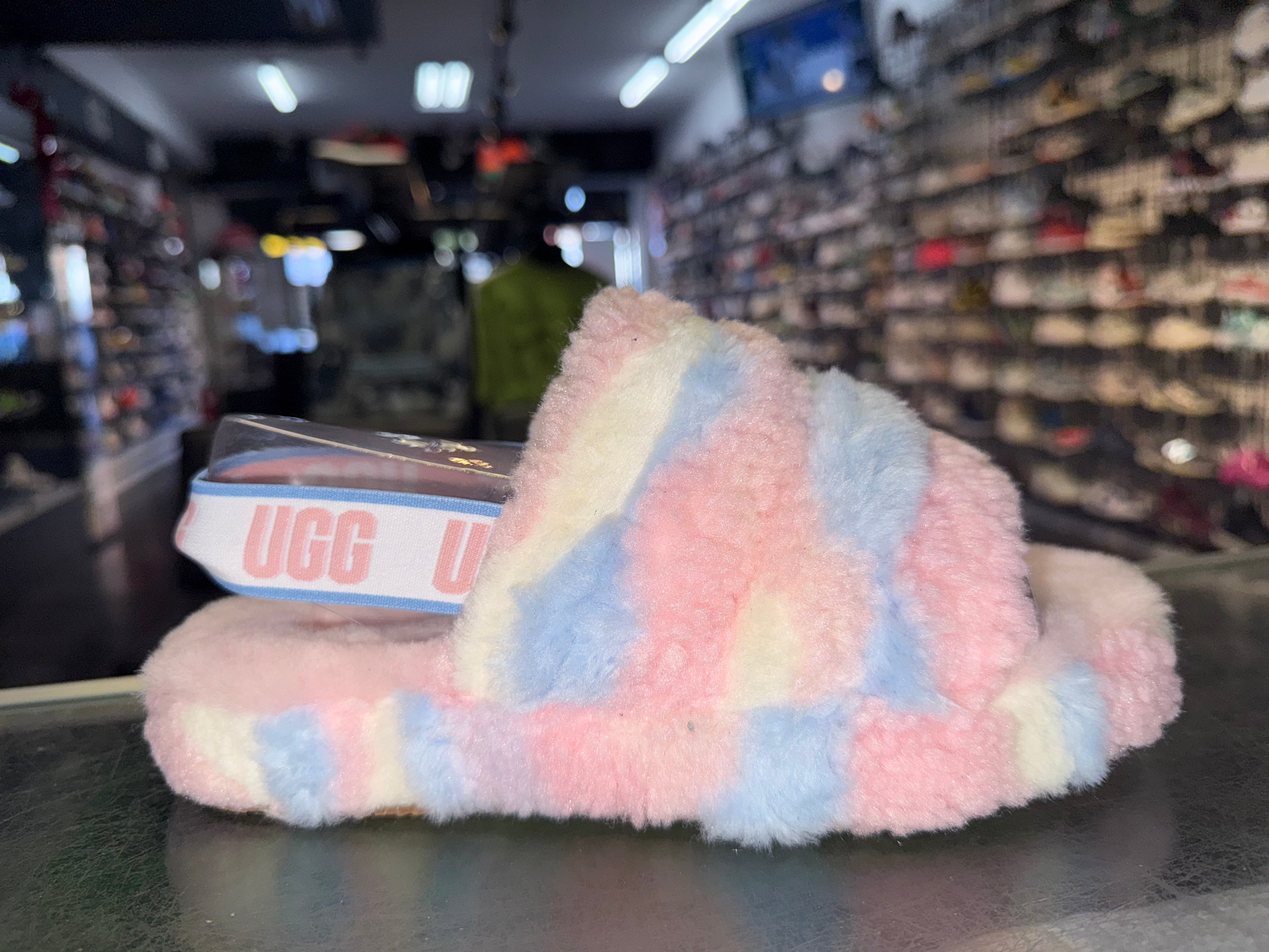 Size 4y Ugg Fluff Yeah Slide “Cali Collage” Brand New
