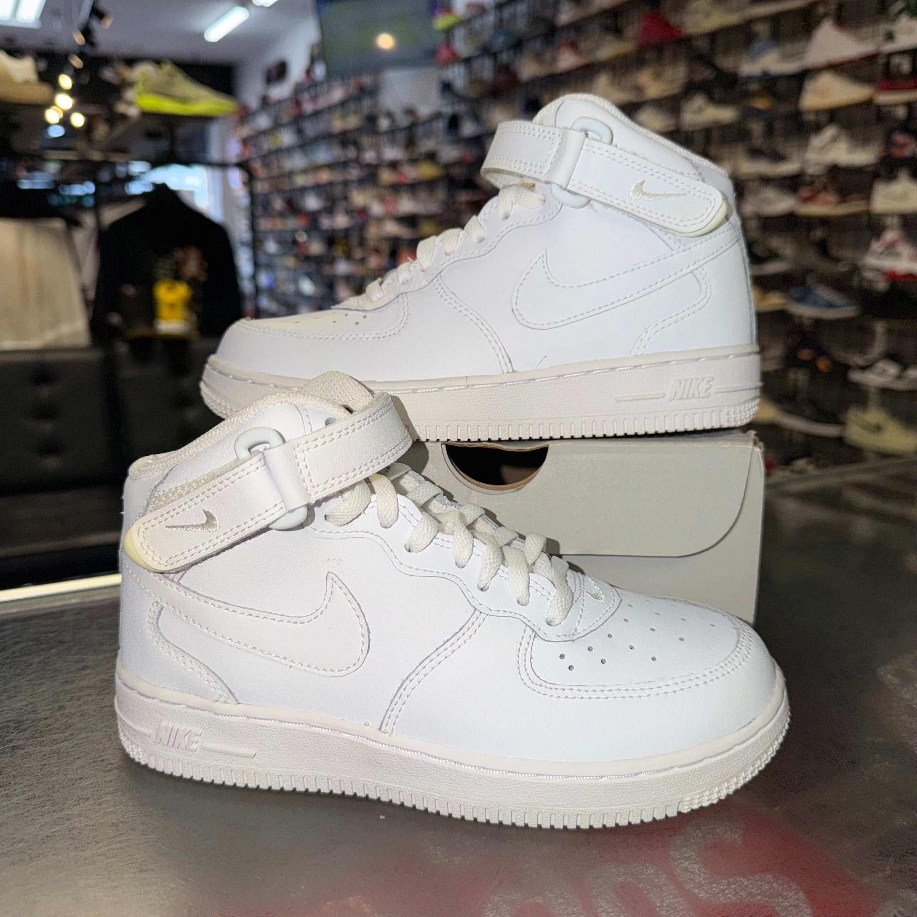 Size 2y Air Force 1 Mid "White" (PS) Brand New