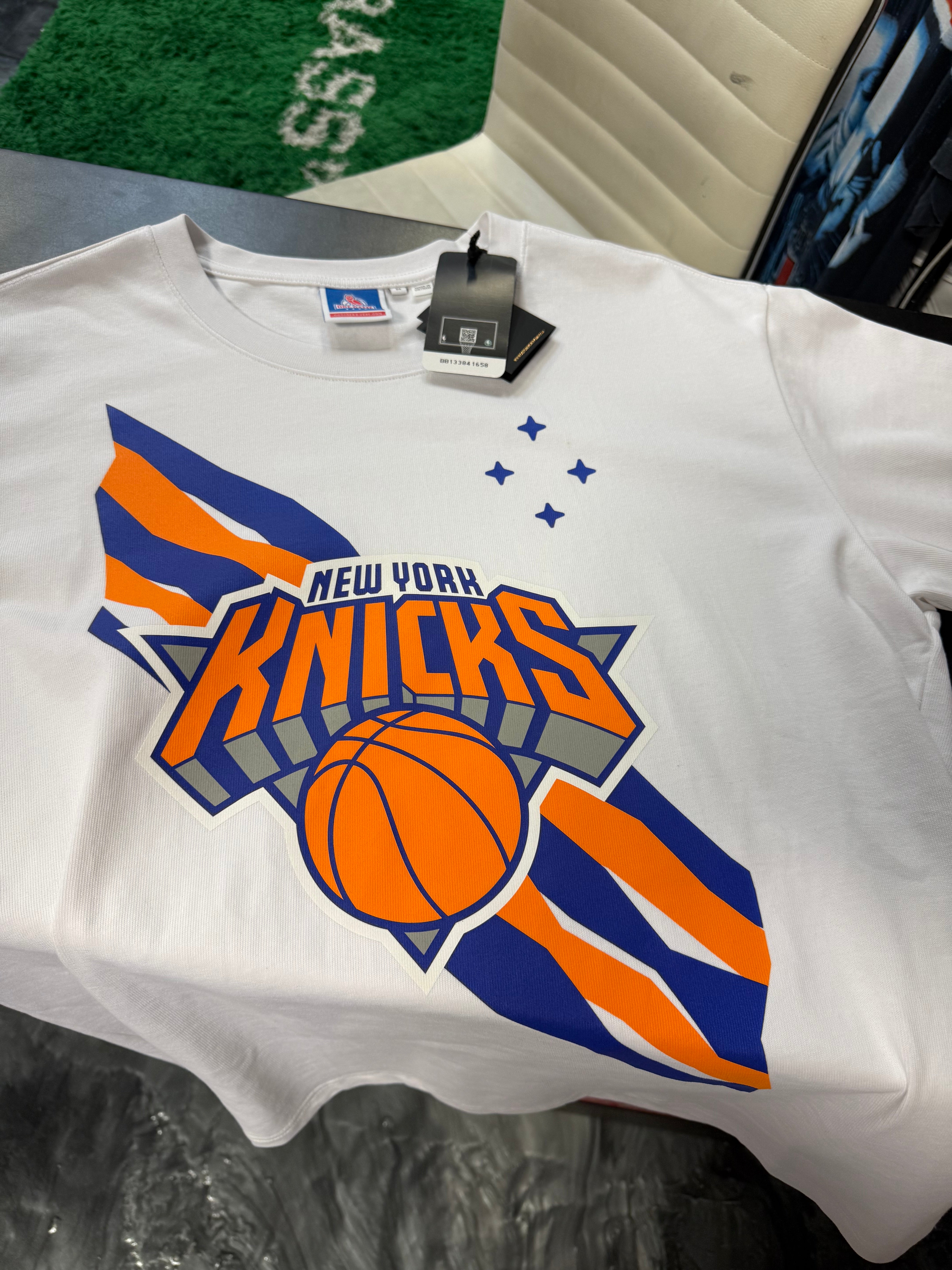Size M (Fits L) OVO x NY Knicks Tee “White” Brand New