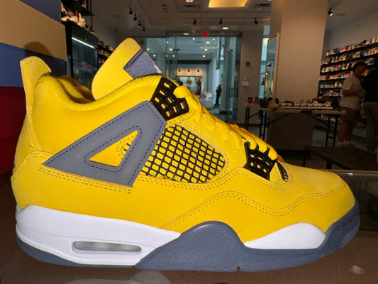Size 8 Air Jordan 4 "Lightning" Brand New (Mall)