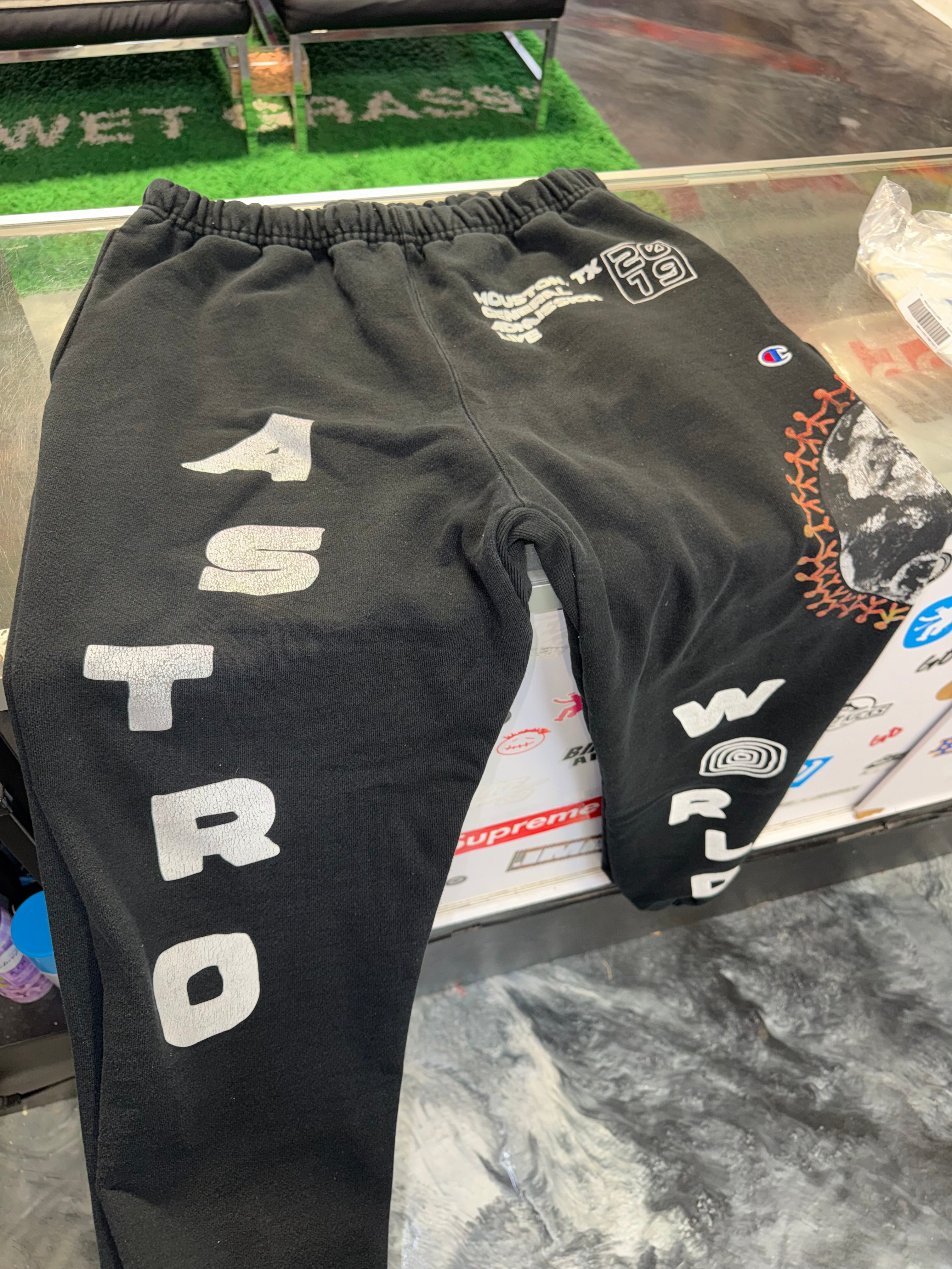 Size L Travis Scott x Champion Astroworld Sweatpants “Black”