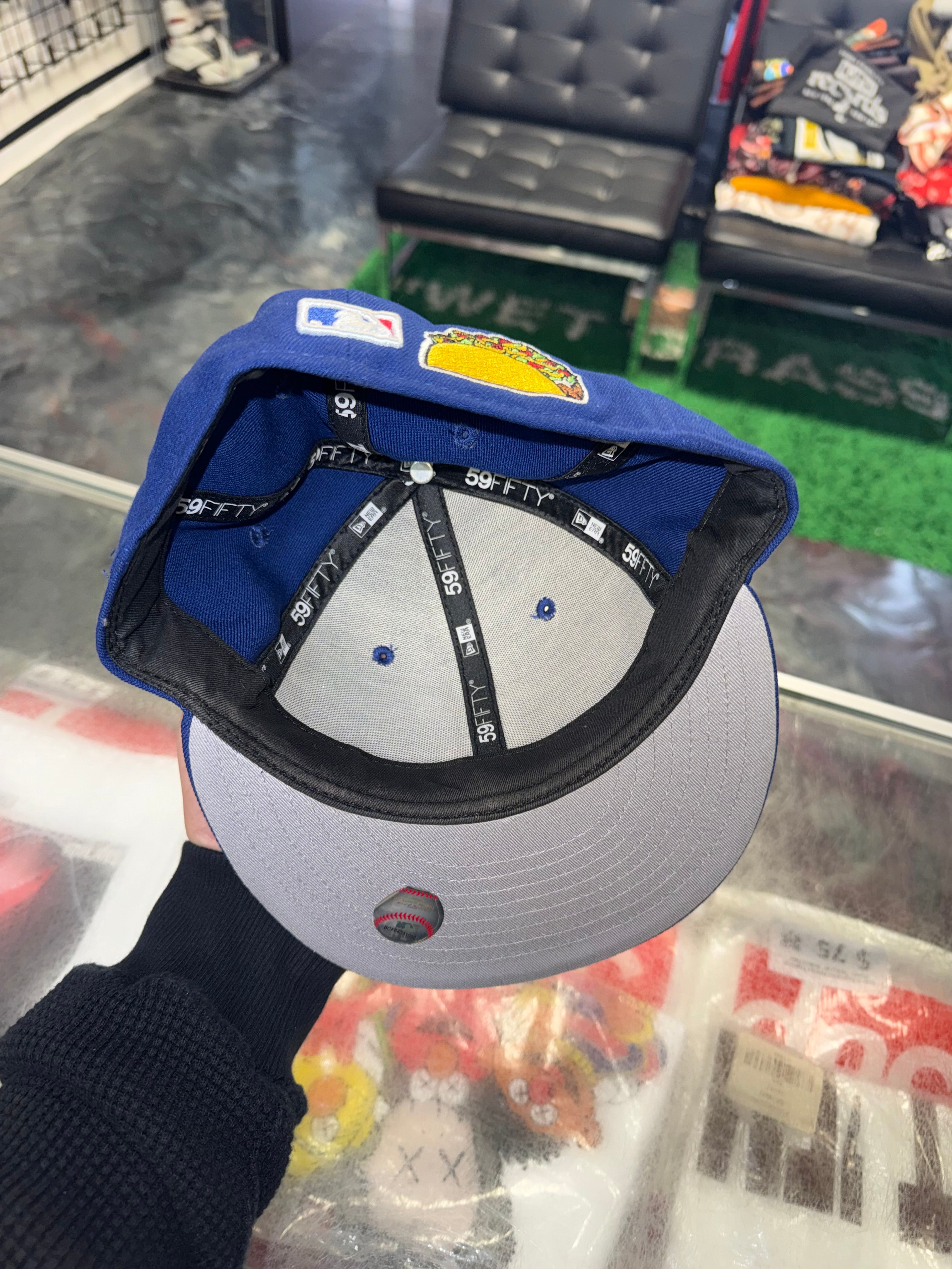 Size 7 1/8 New Era Fitted Dodgers Blue