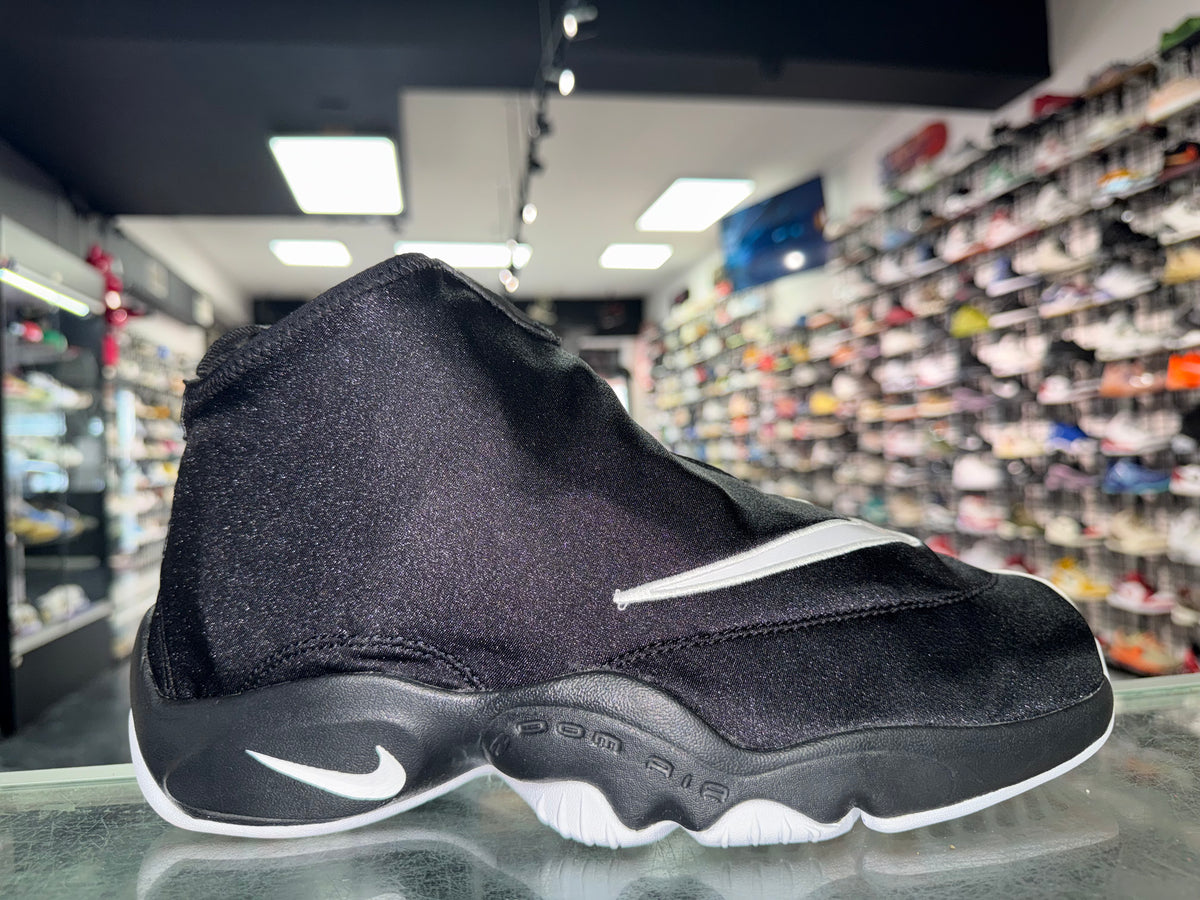 Size 10 Air Zoom Flight The Glove "Black White OG" 2026