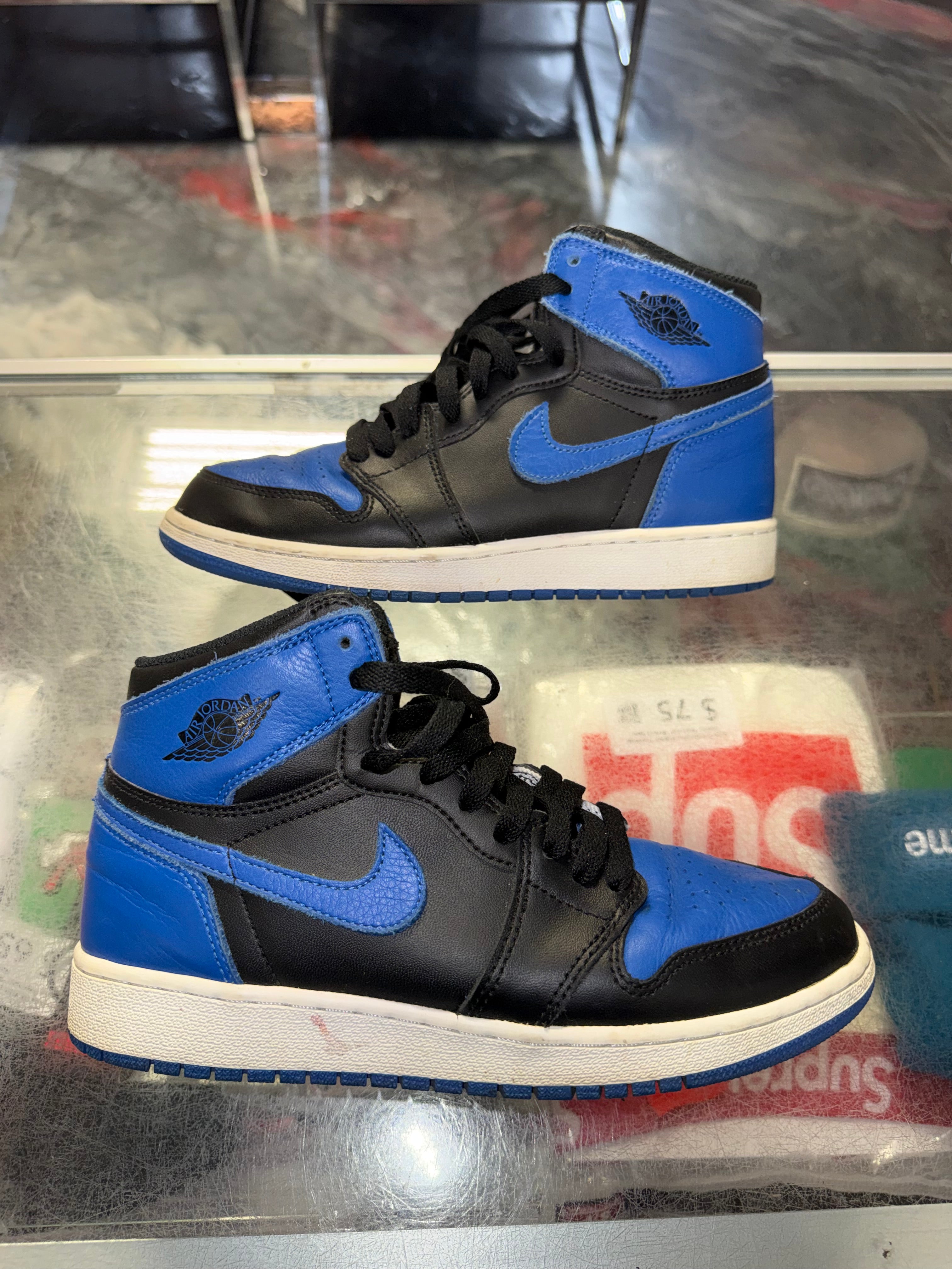 Size 6y Air Jordan 1 "Royal" - NB