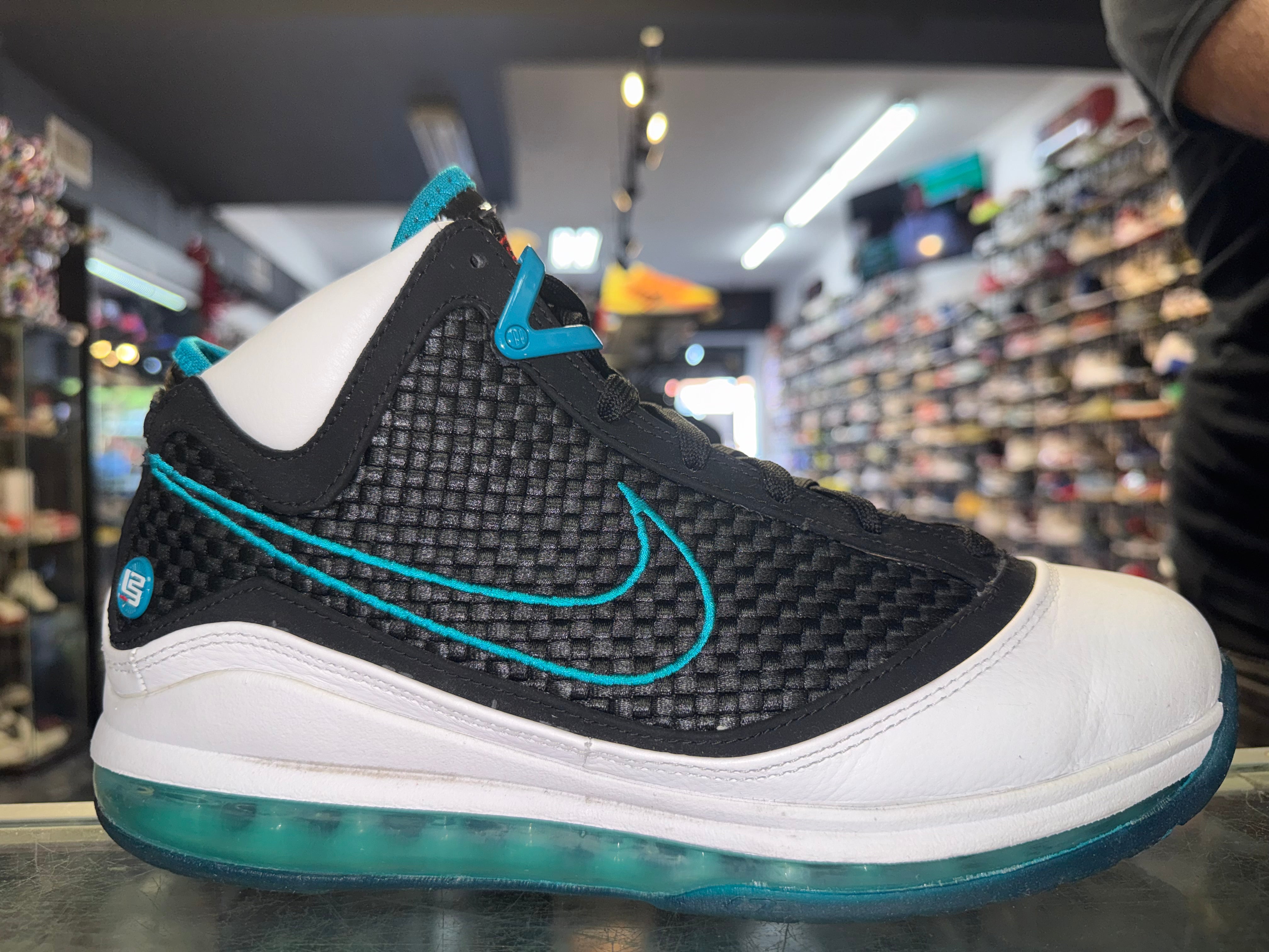Size 9 Lebron 7 "Red Carpet"