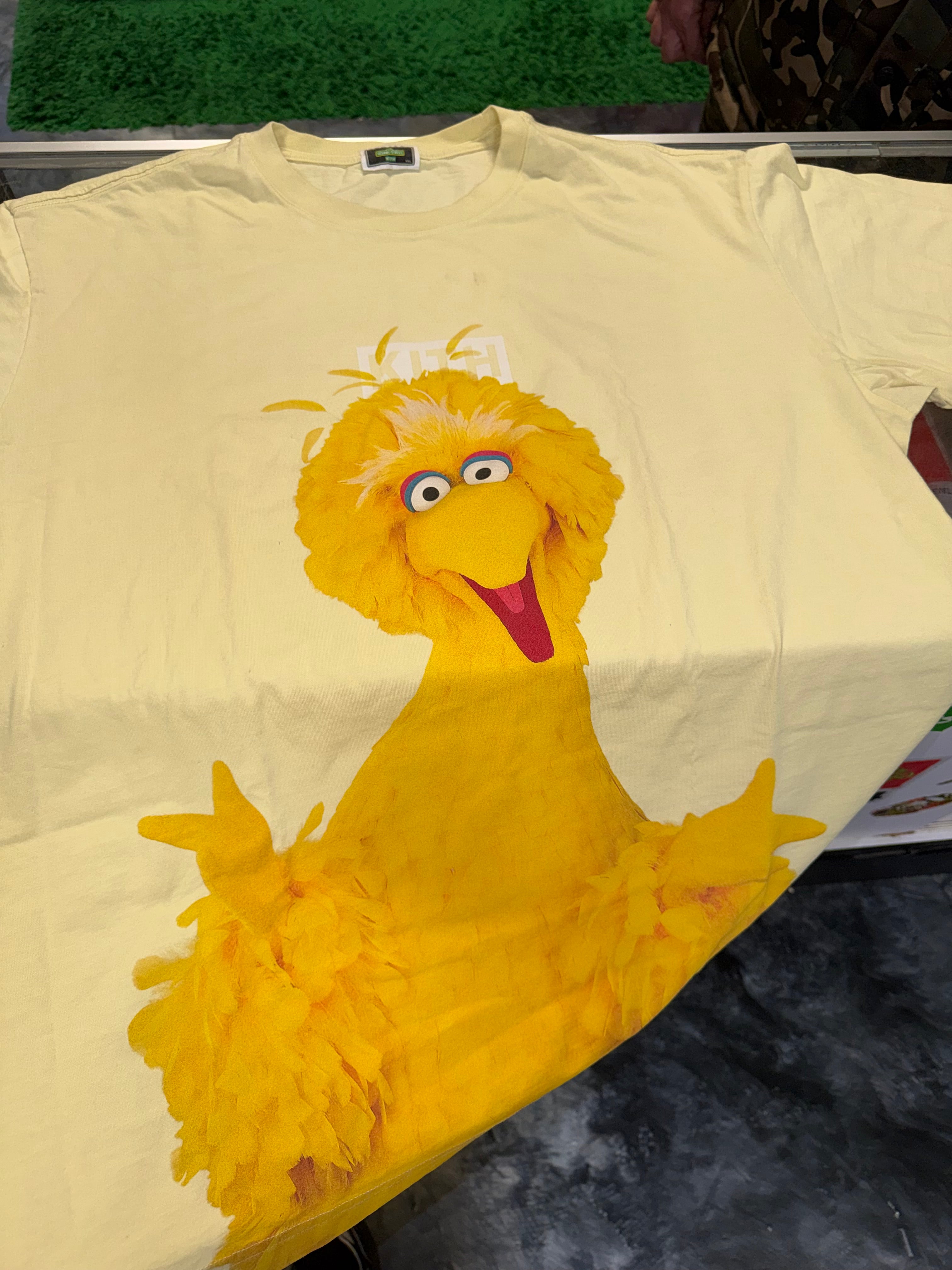 Size XXL Kith Sesame Street Big Bird Tee "Sunrise"