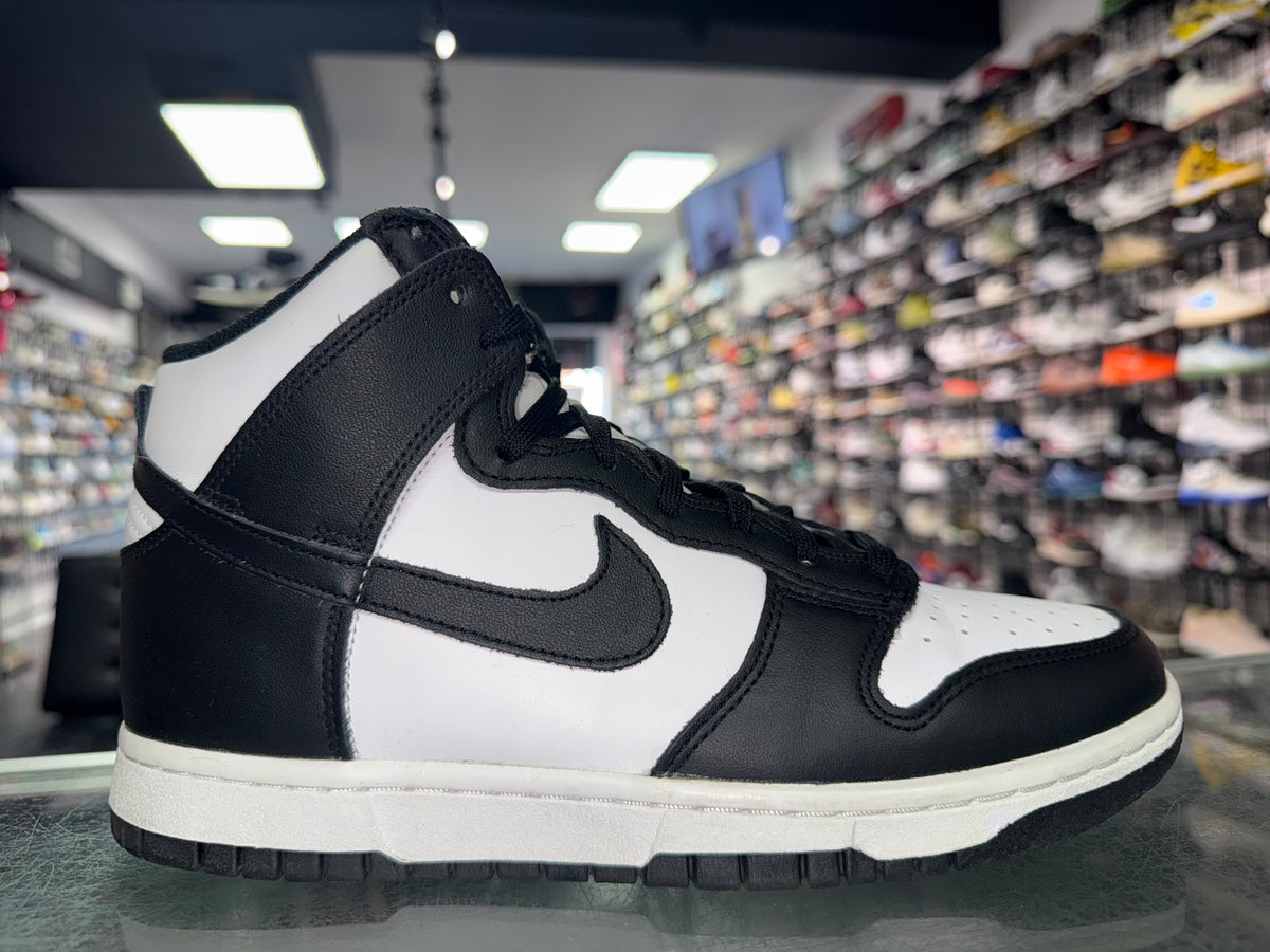 Size 7 (8.5W) Dunk High "Panda"