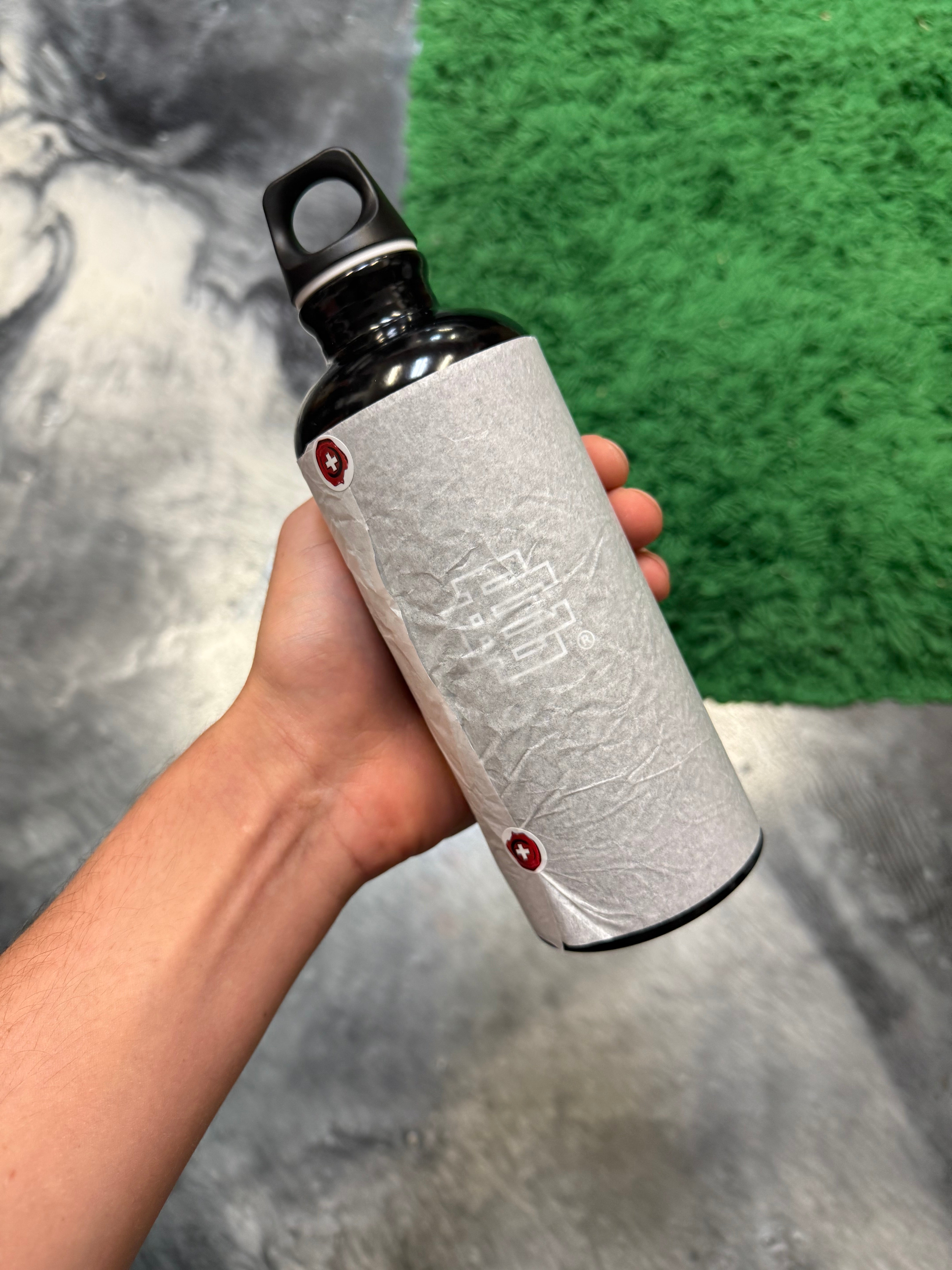Size OS Eric Emanuel x SIGG EE Water Bottle “Black” Brand New