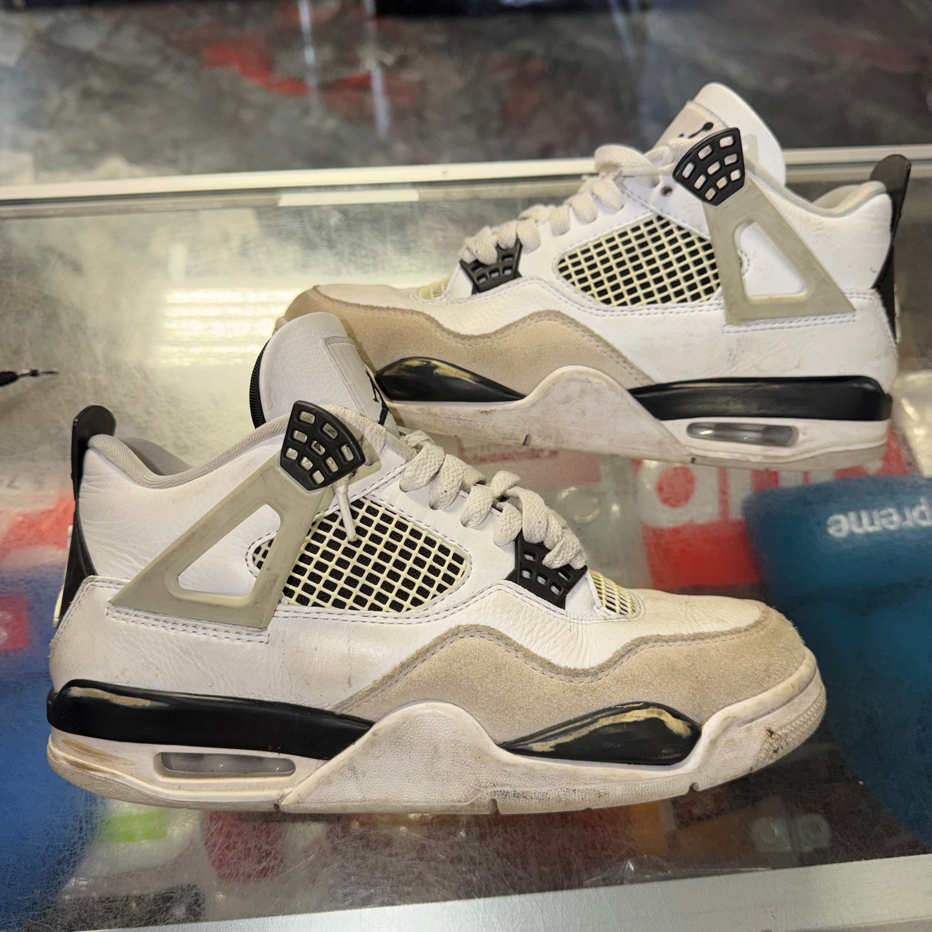 Size 8 Air Jordan 4 "Military Black" - NB