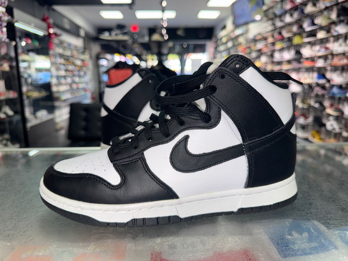 Size 7 (8.5W) Dunk High "Panda"