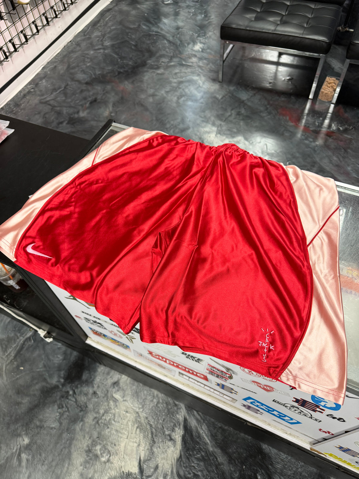 Size XL Travis Scott Cactus Jack x Nike Basketball Shorts “Red” Brand New