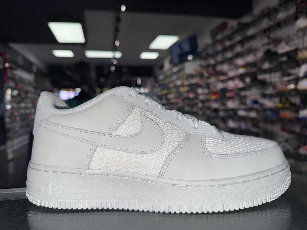 Nike Air Force 1 Summit White GS sneaker, pre-owned, size 7Y