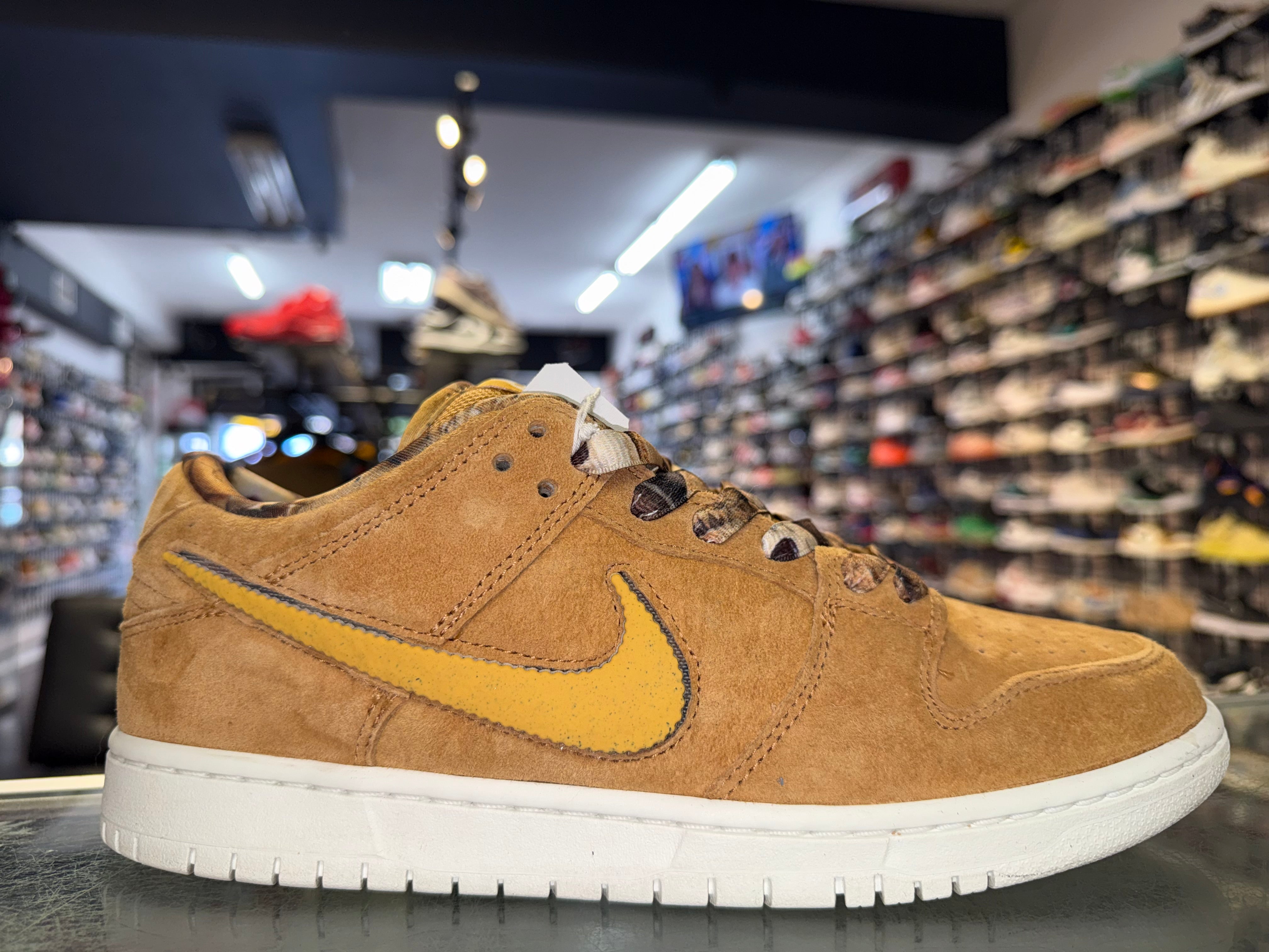 Size 8.5 Dunk Low SB NOTE Shop “Brew & Biscuits”