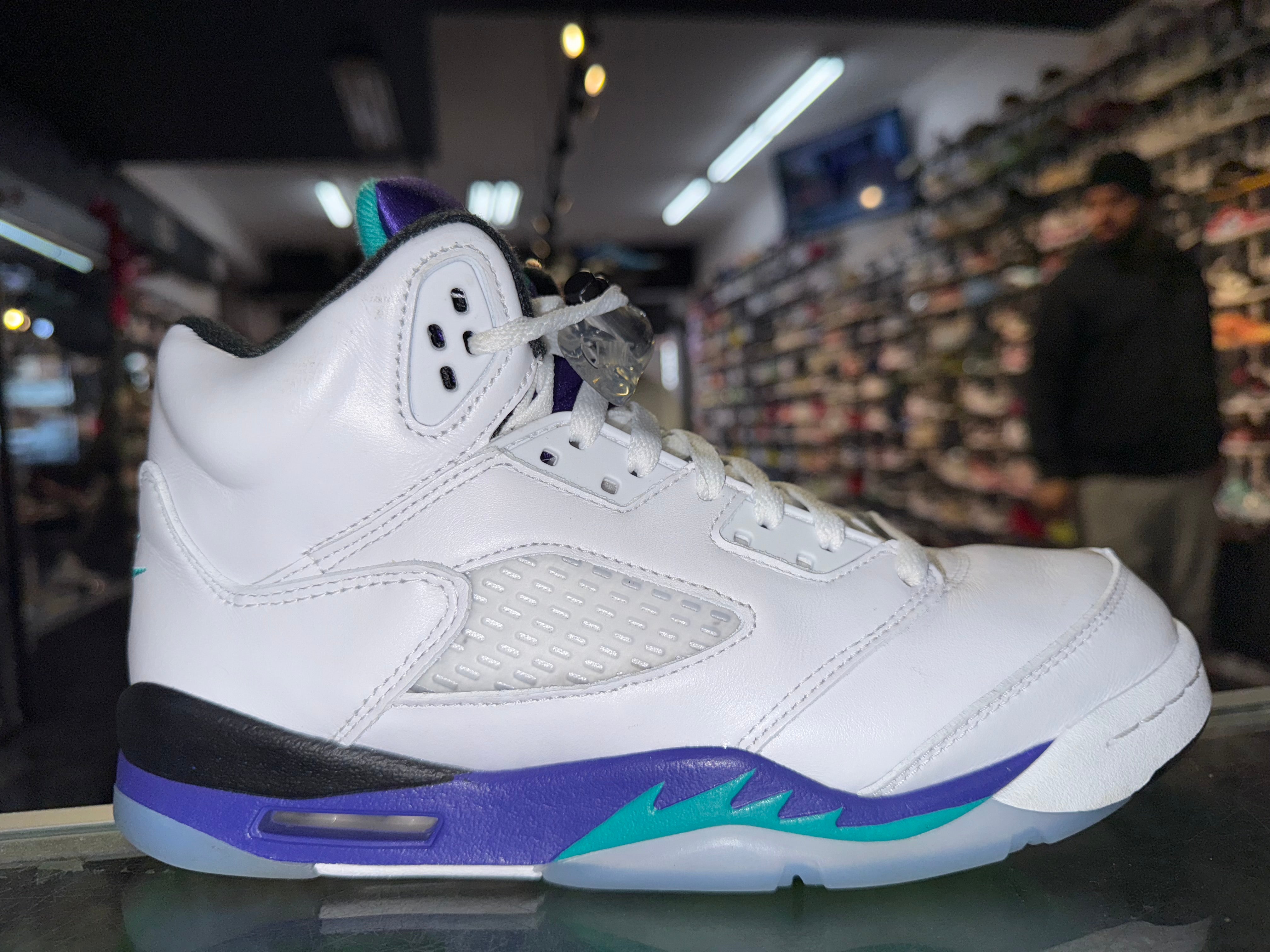 Size 7y Air Jordan 5 “Grape”