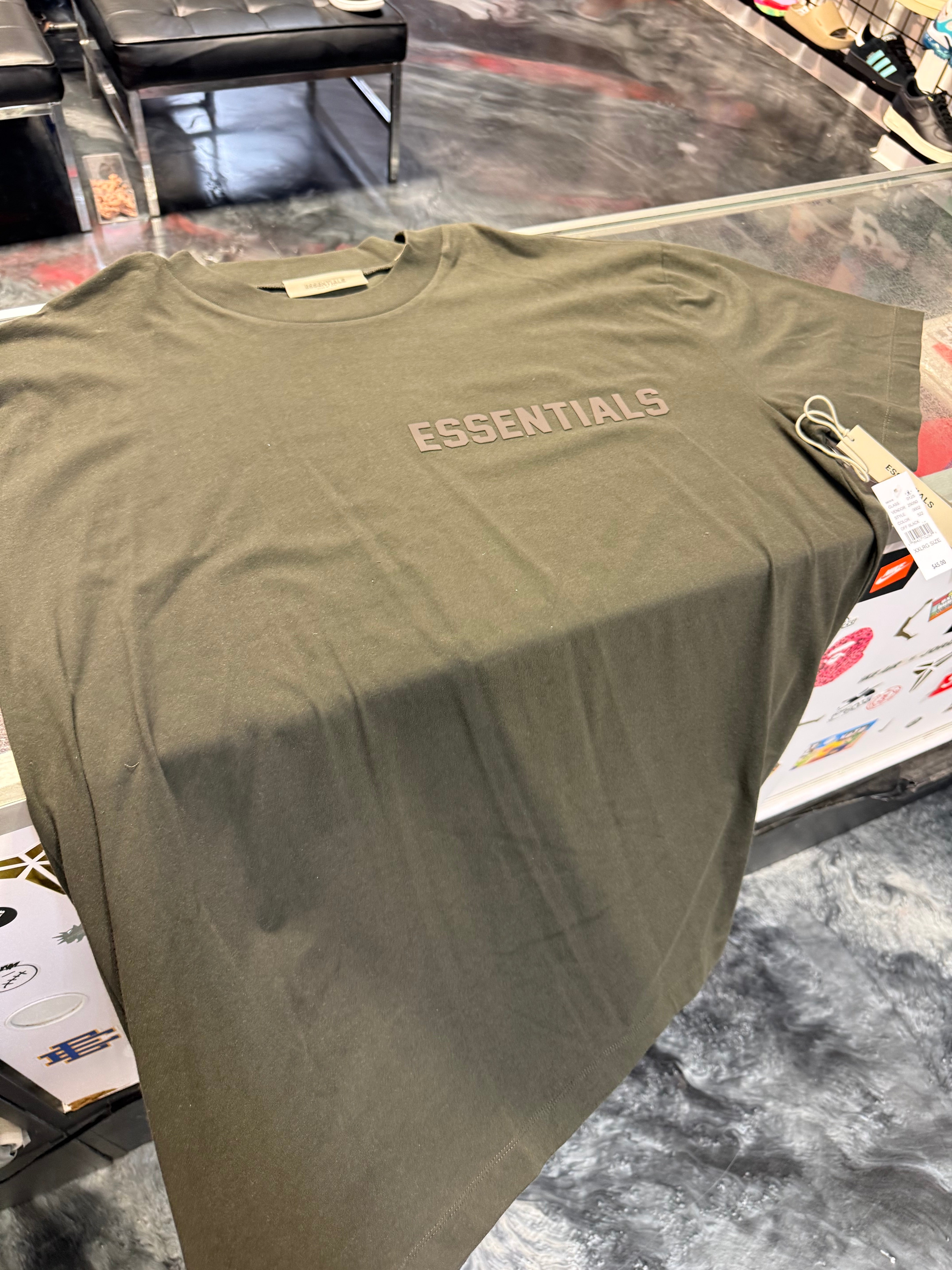 Size XXL Essentials FOG Tee “Off Black/Olive” Brand New