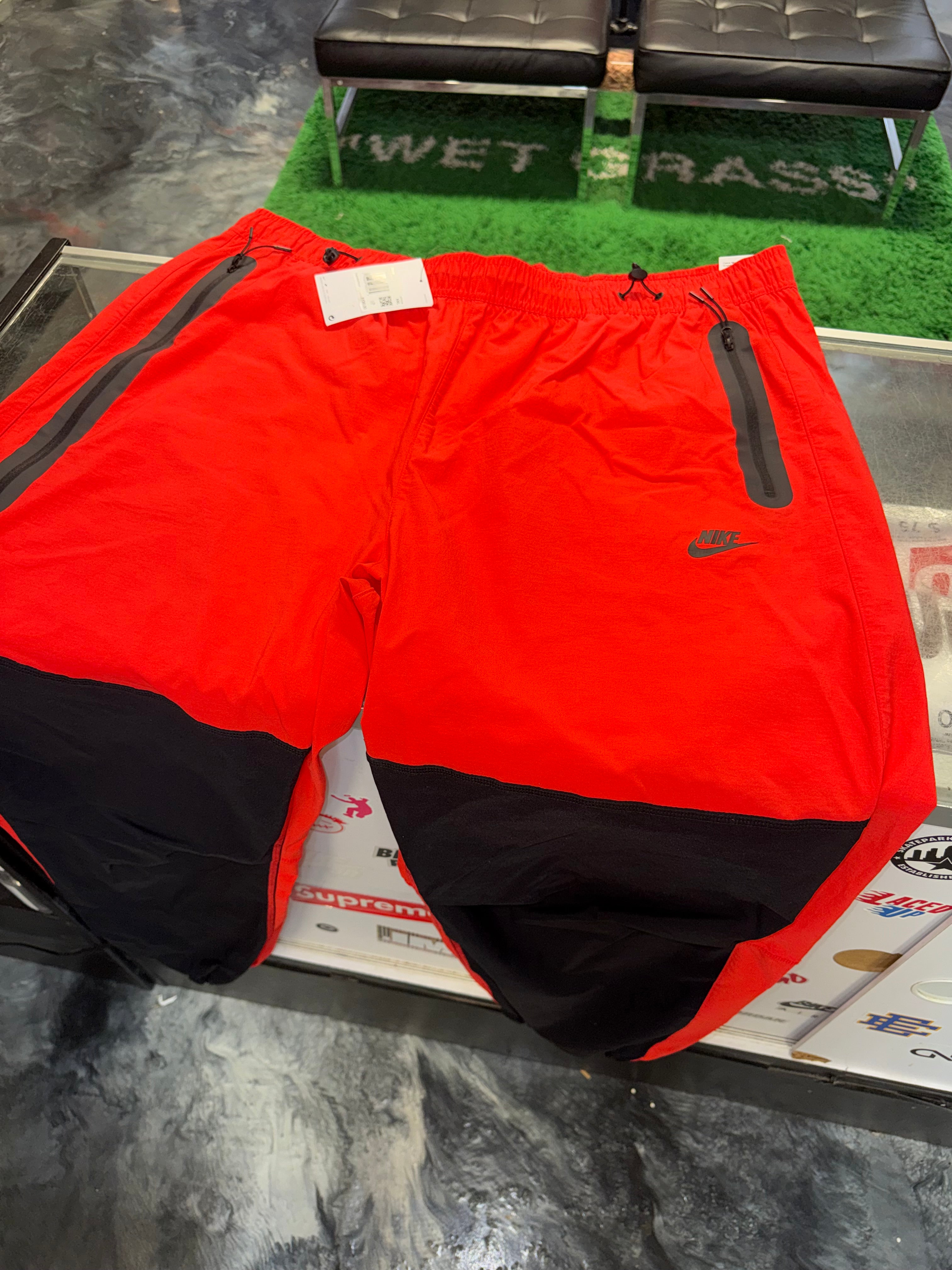 Size XXL Nike Tech Wind Pant “Infrared” Brand New (Retail $135)