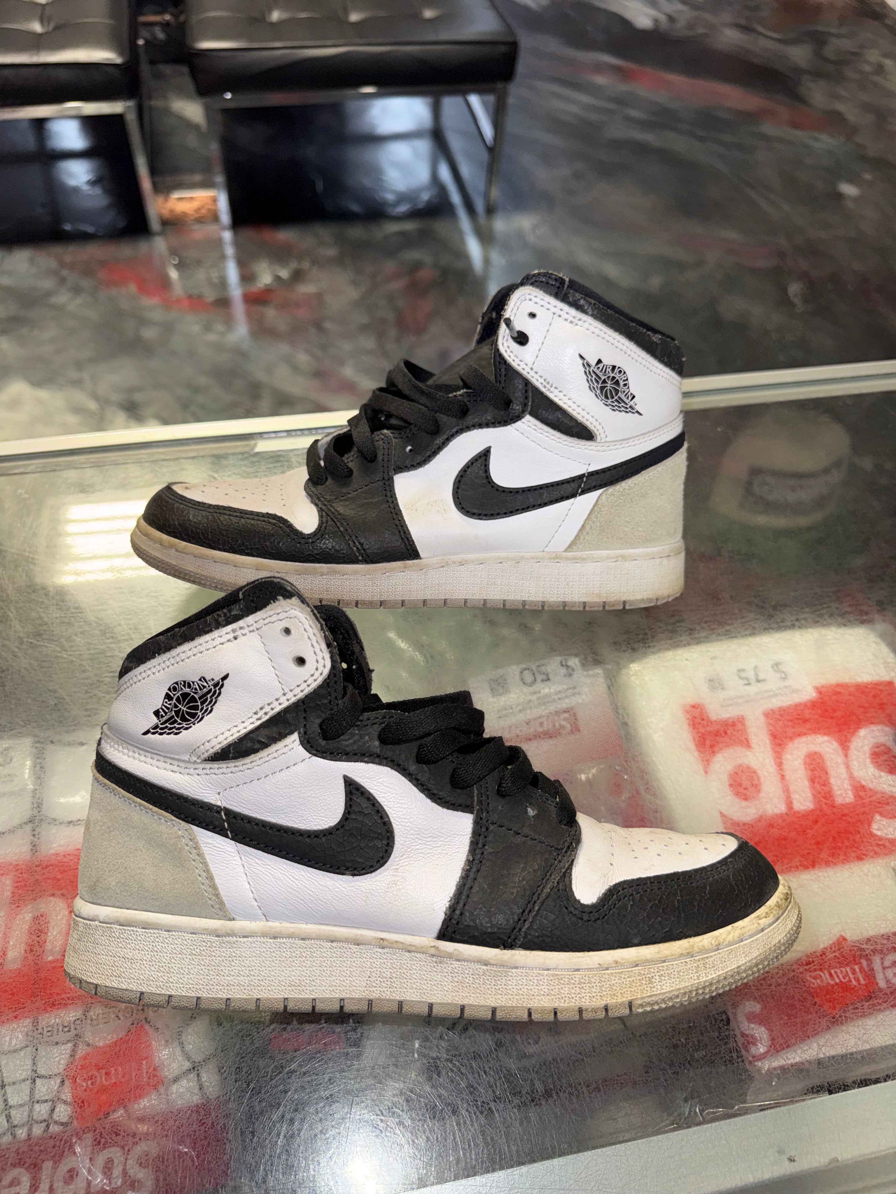 Size 7y Air Jordan 1 "Bleached Coral" - NB