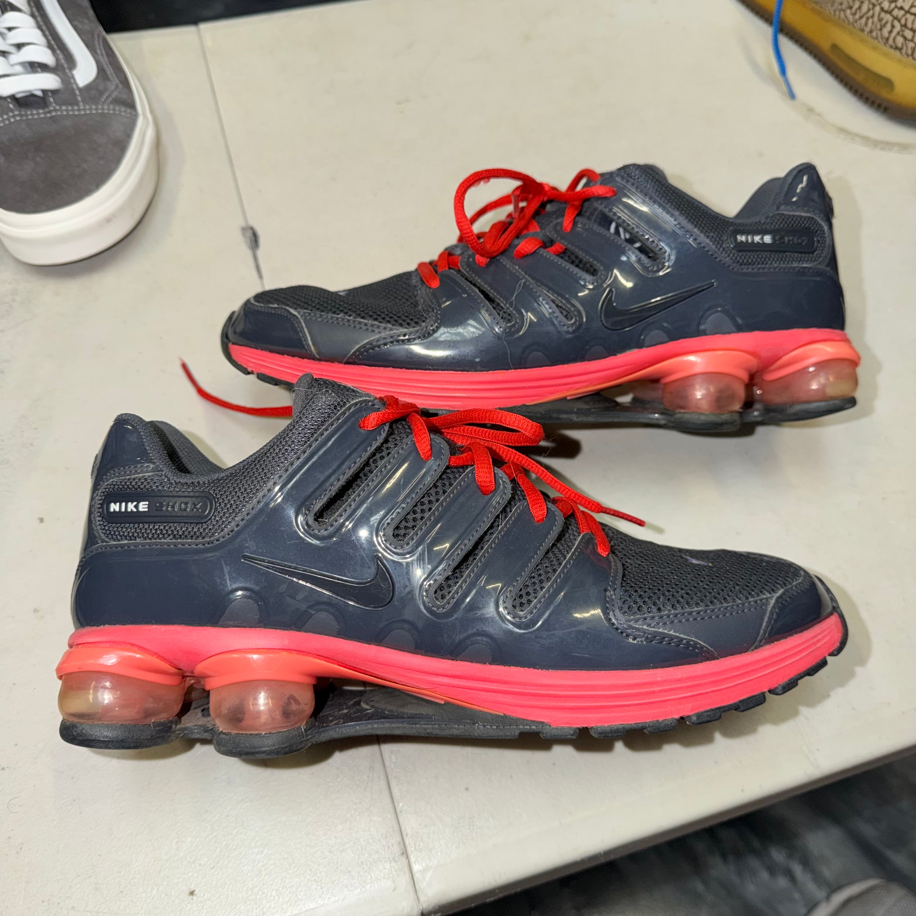 Size 9.5 Nike Shox Crimson Anthracite - NB
