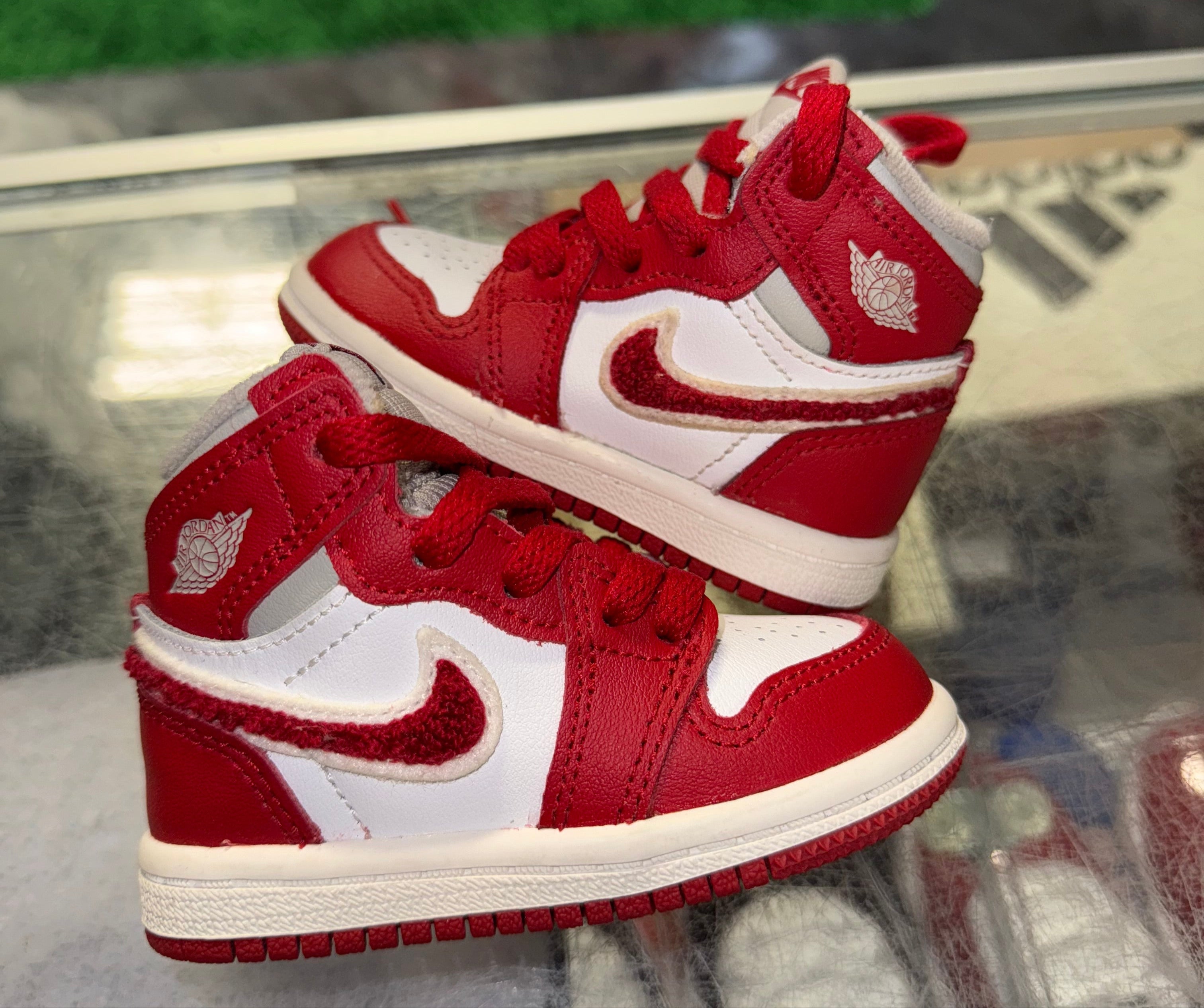 Size 4c Air Jordan 1 “Varsity Red” Brand New
