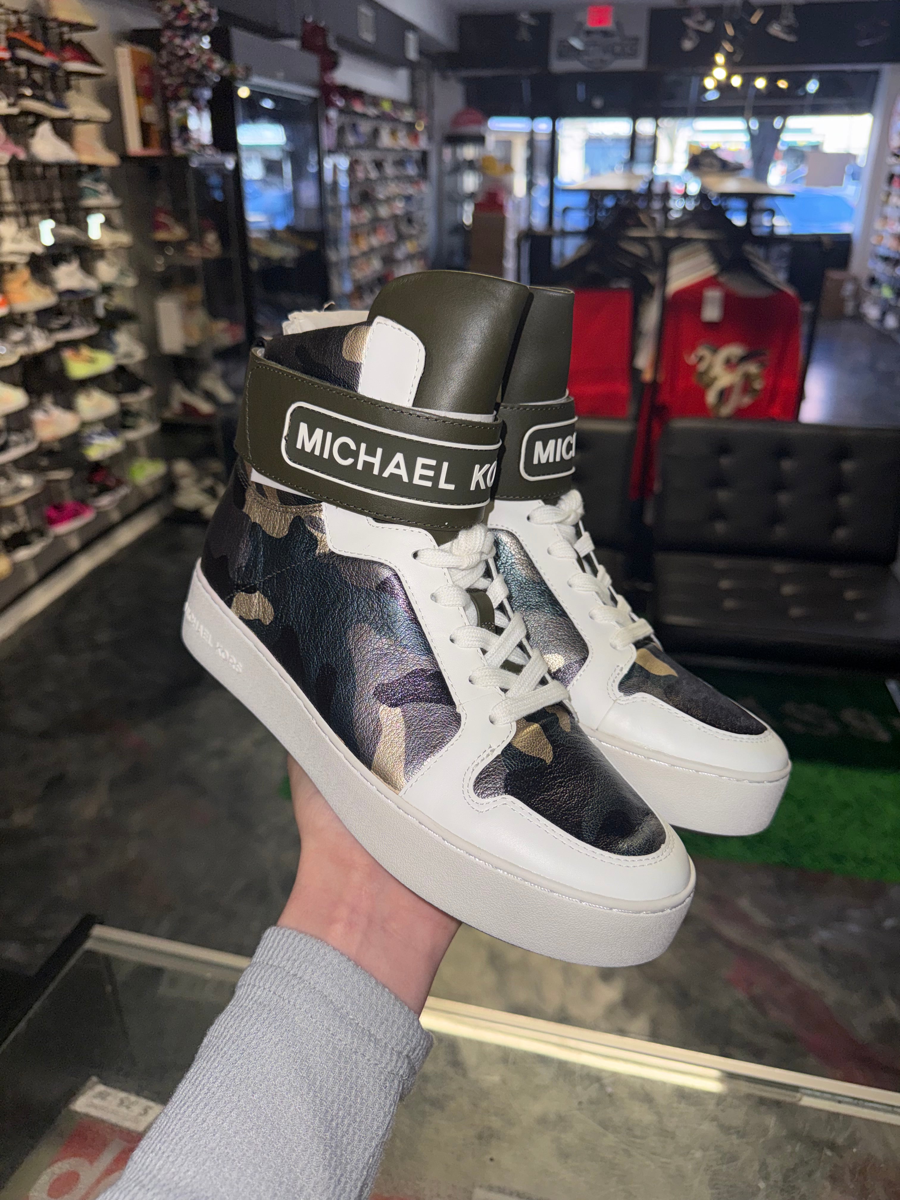 Size 8 Michael Kors NEW - NB