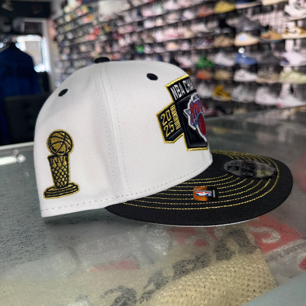 Size OS New Era SnapBack Hat Knicks Championship “Gold” Brand New