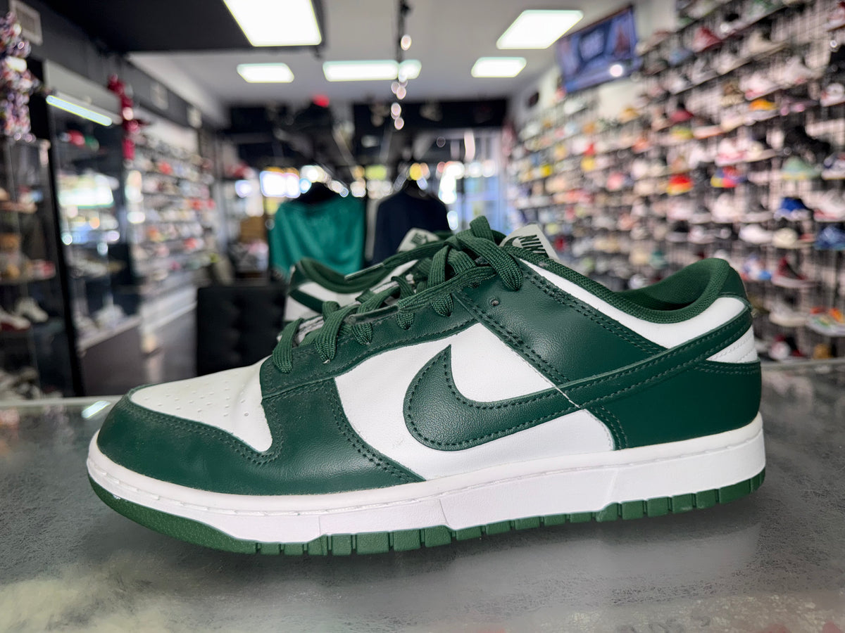 Nike Dunk Low Michigan State sneaker, pre-owned, size 10.5 – view 2