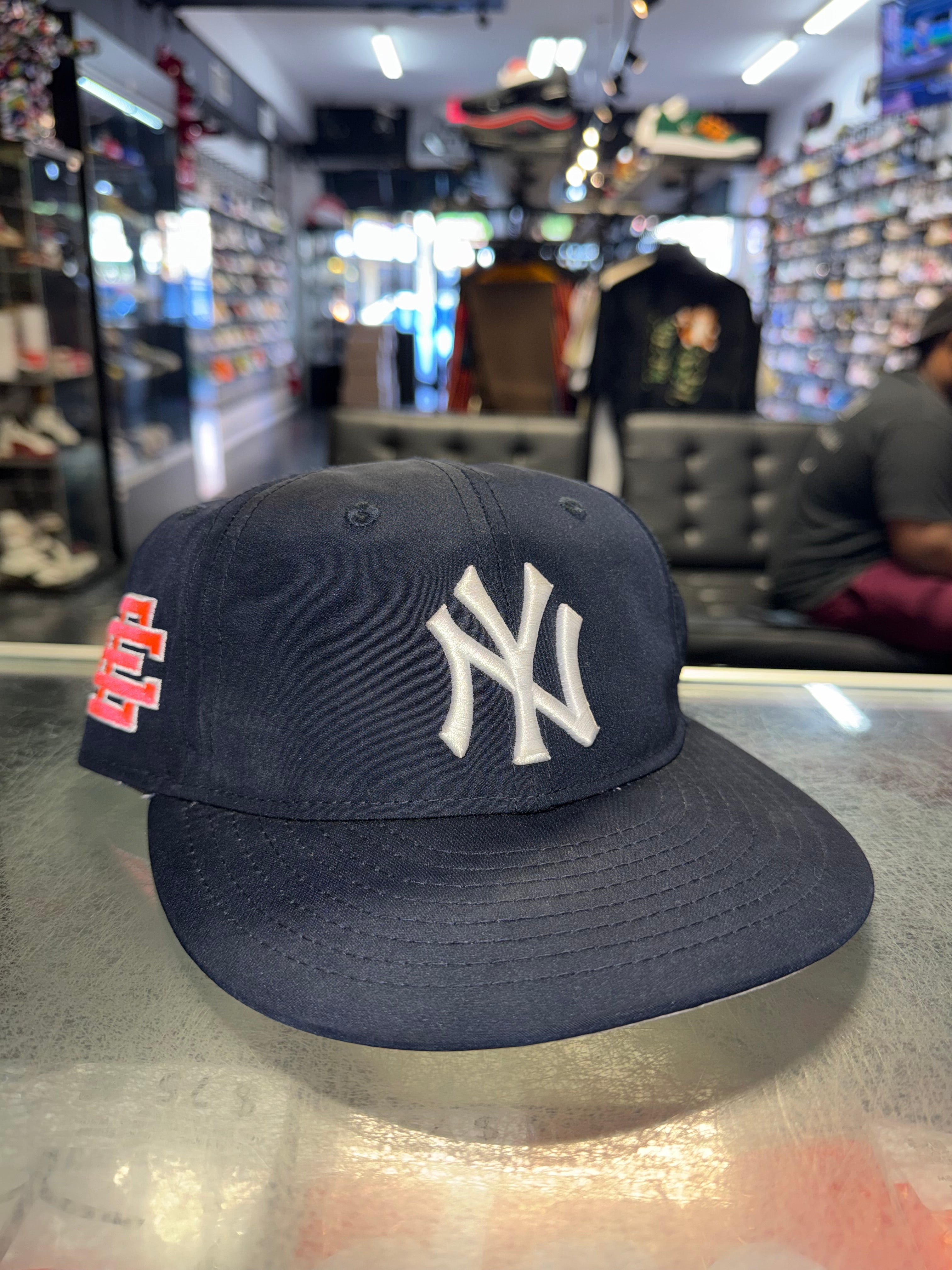 Size 7 1/8 Eric Emanuel New Era Yankee Fitted Hat “Nylon Navy”