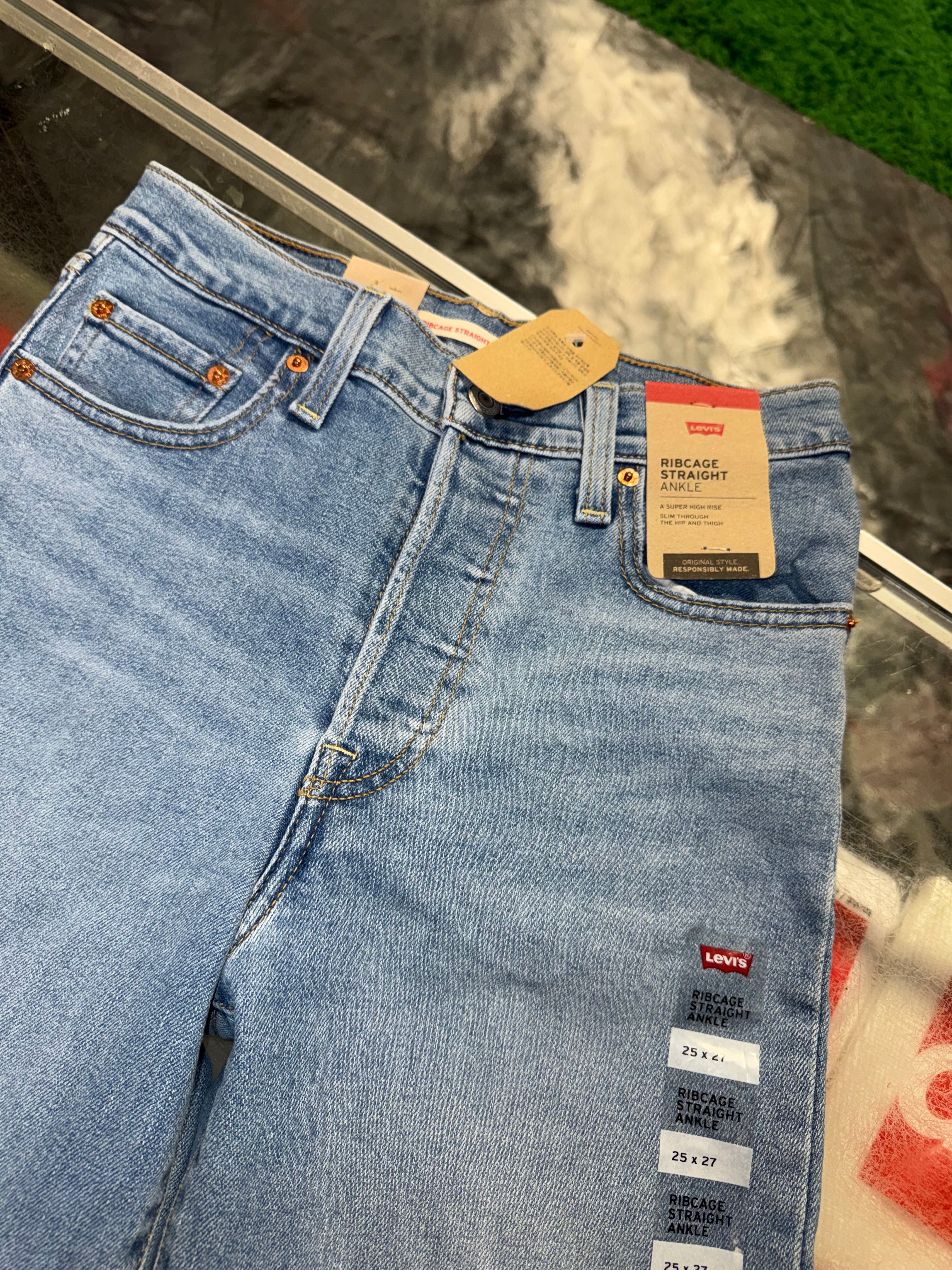 Size 25x27 Womens Levi's Jeans NEW