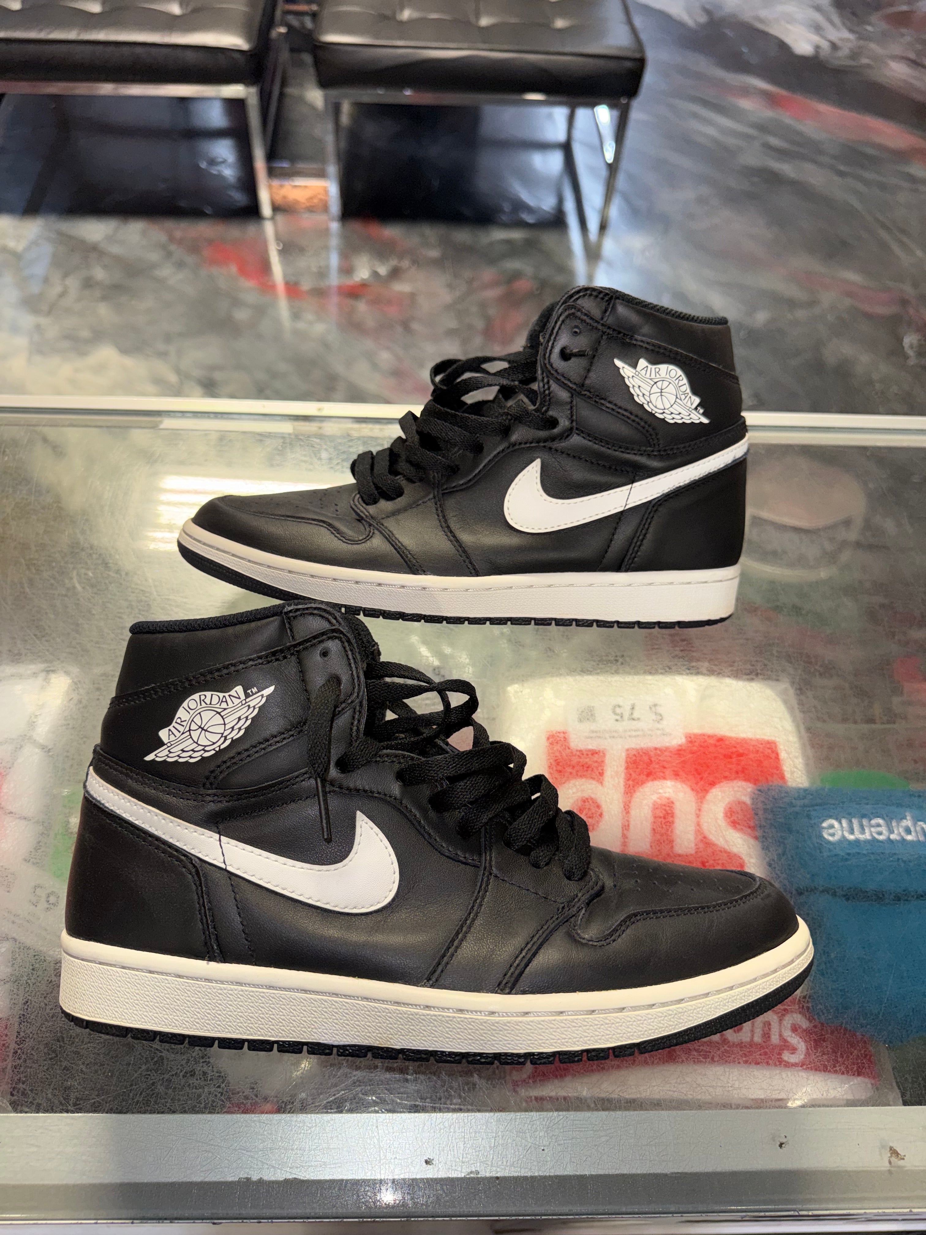 Size 9 Air Jordan 1 Yin Yang 