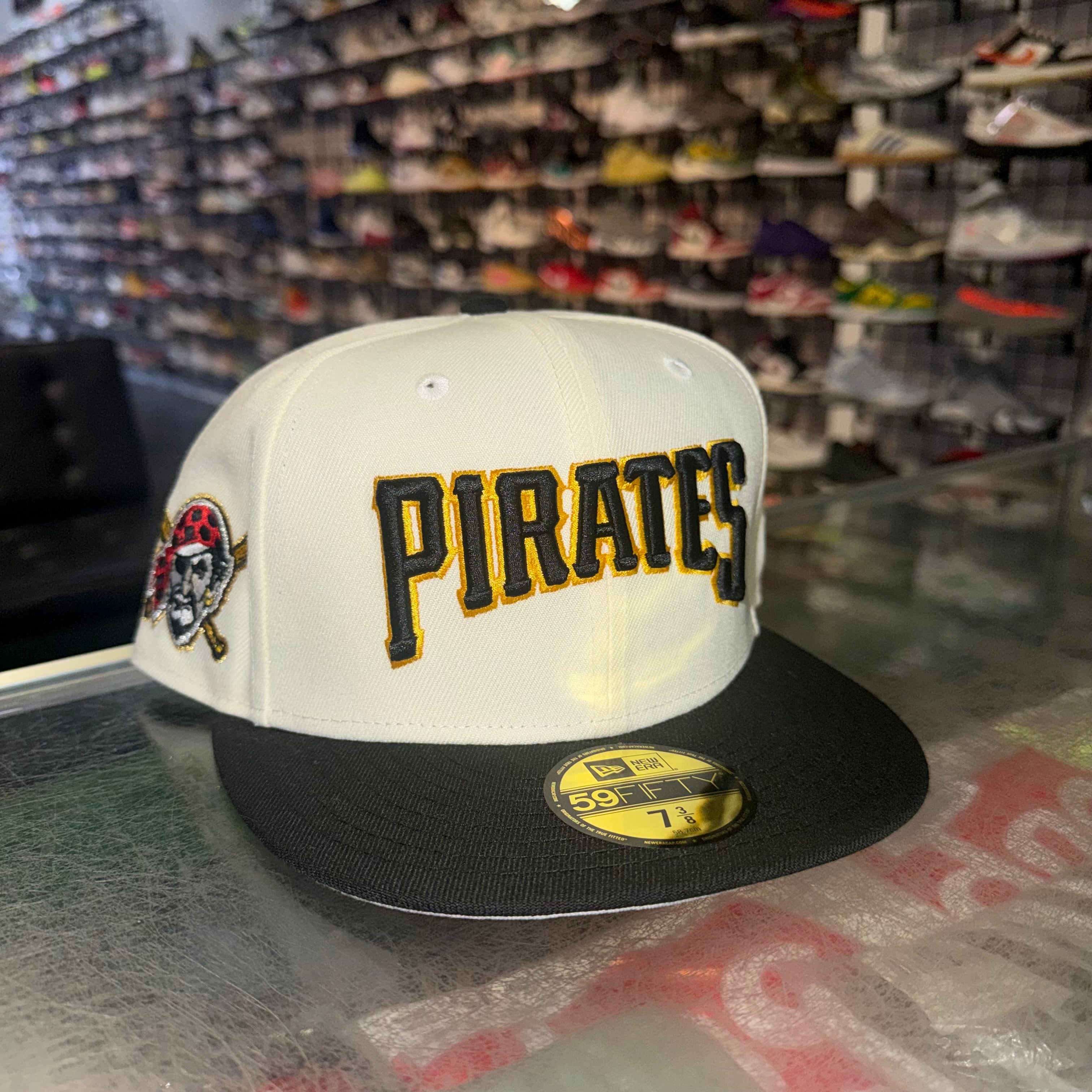 Size 7 3/8 New Era Fitted Hat “Pirates White/Black” Brand New