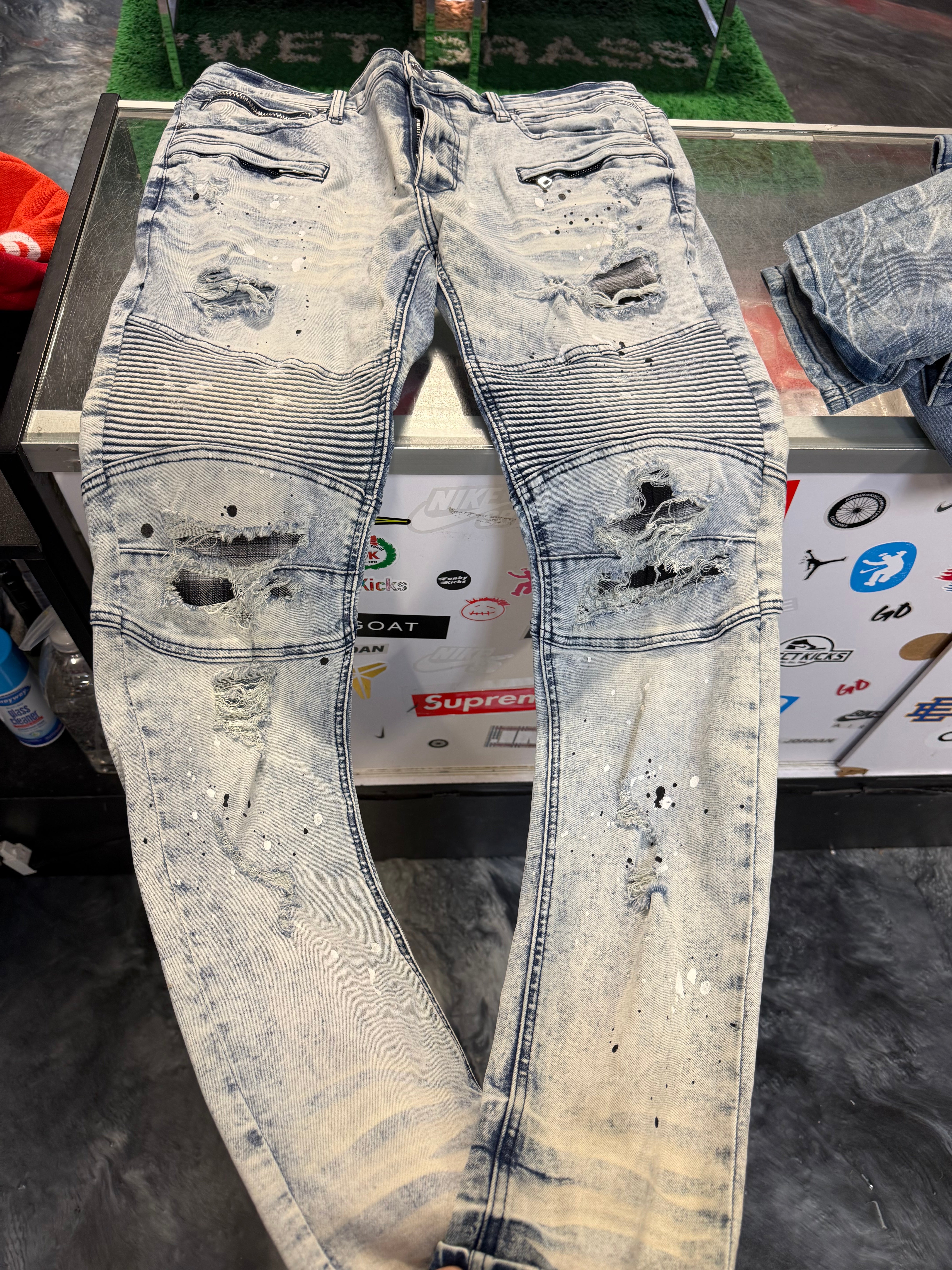 Size 36 RockStar Jeans WhiteWash Blue