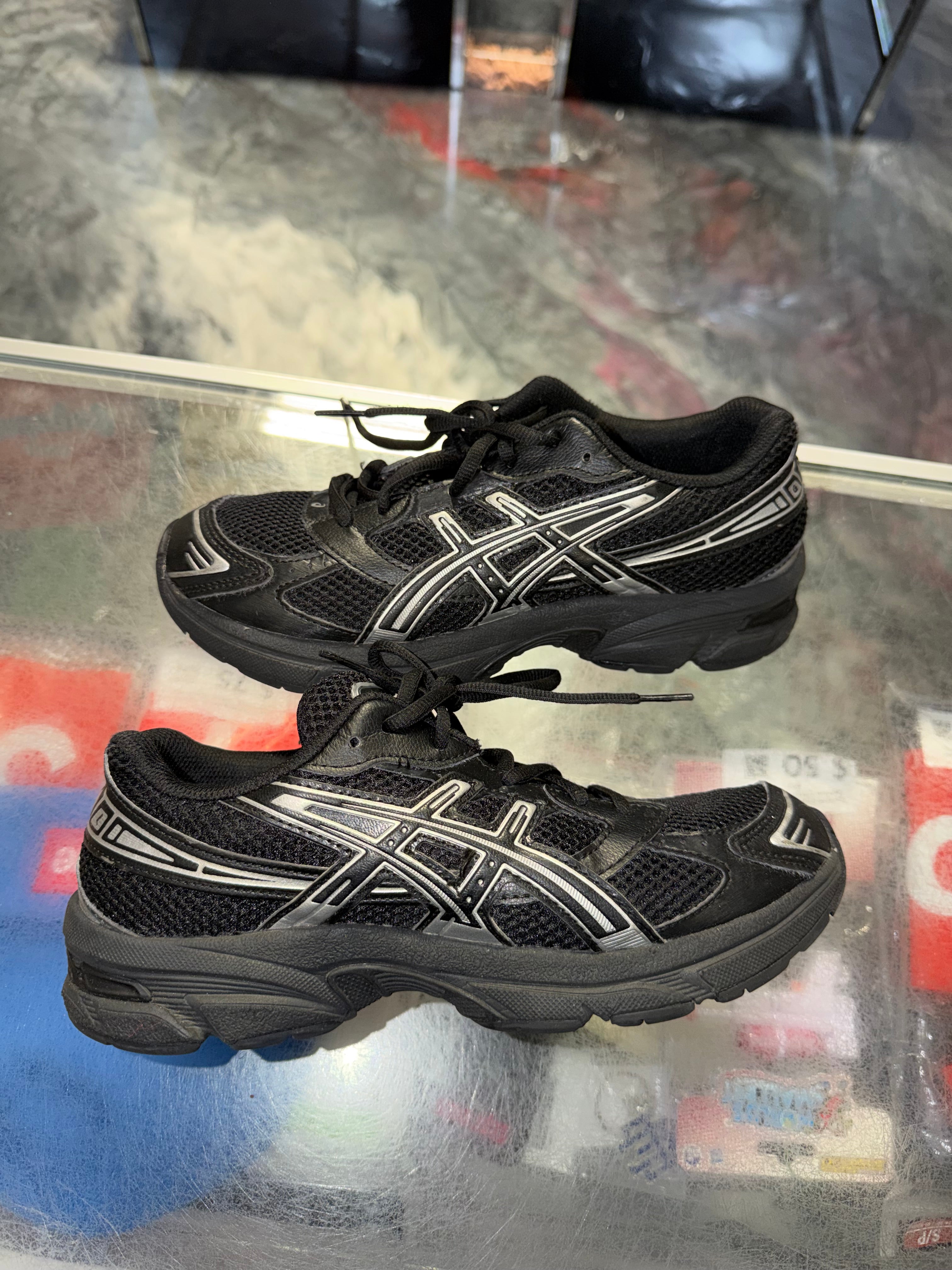 Size 6.5y Asics Gel-1130 Black Silver - NB