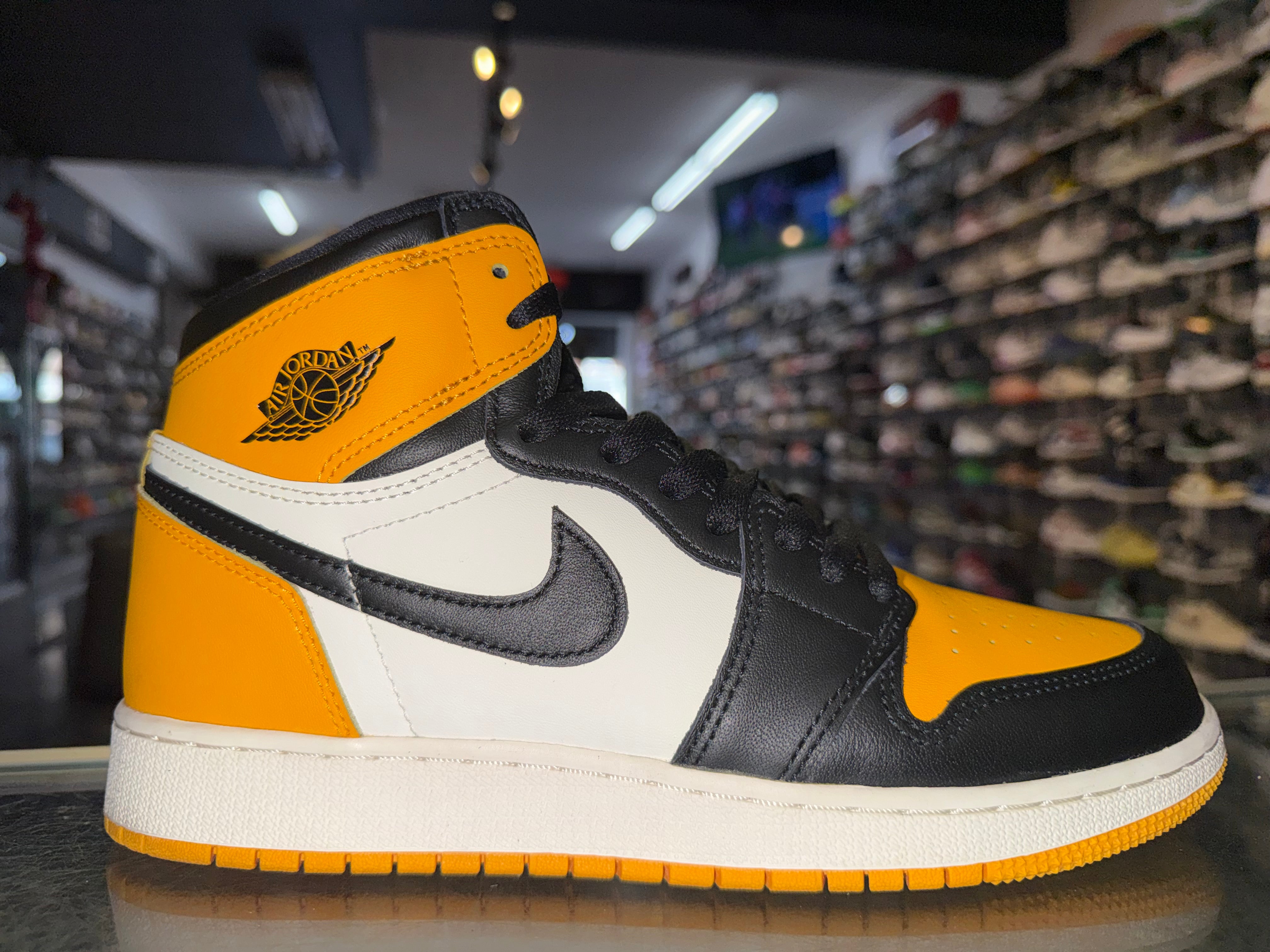 Size 7y Air Jordan 1 "Taxi"