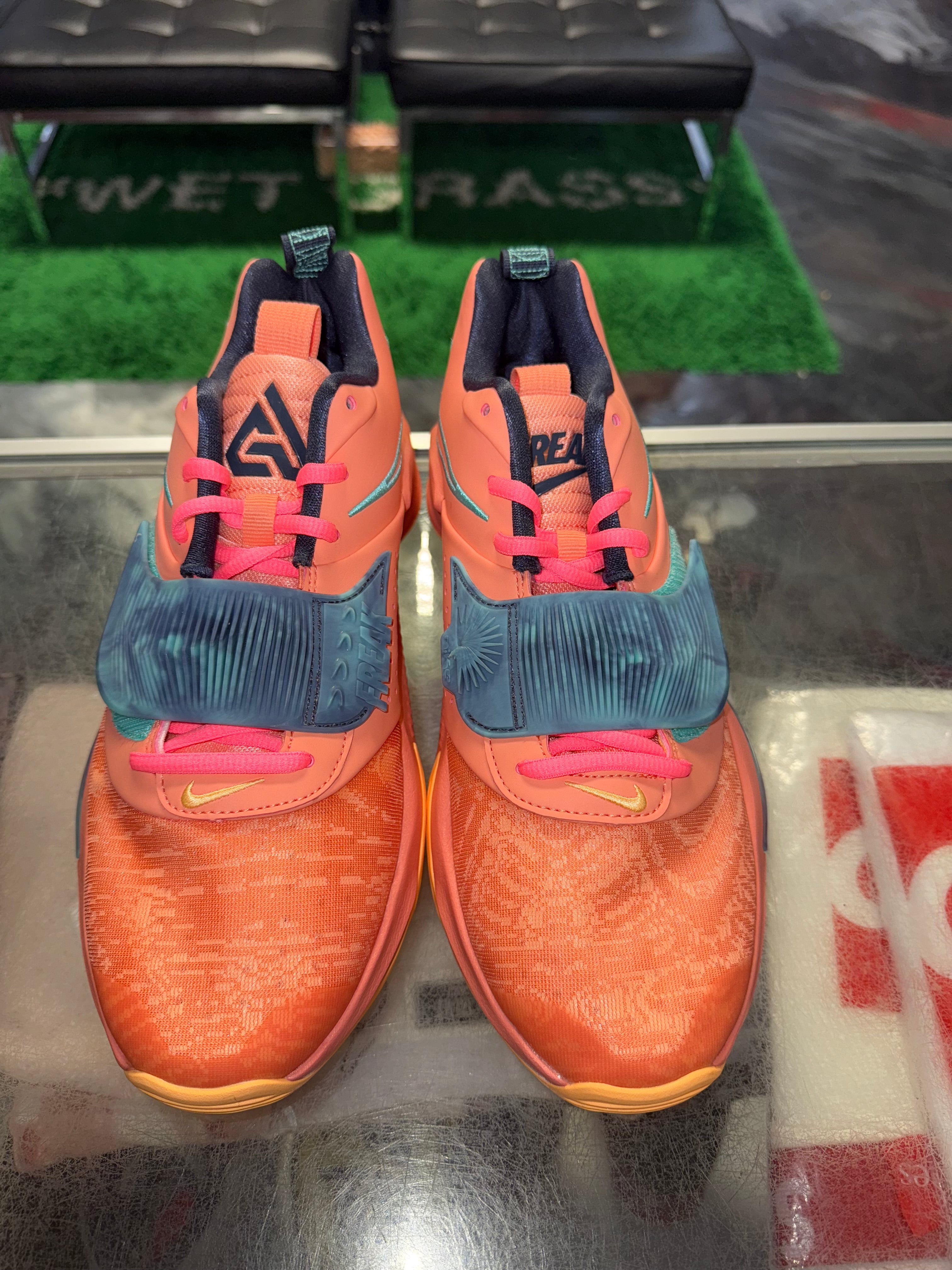 Size 9 Zoom Freak 3 “Crimson Bliss” Brand New