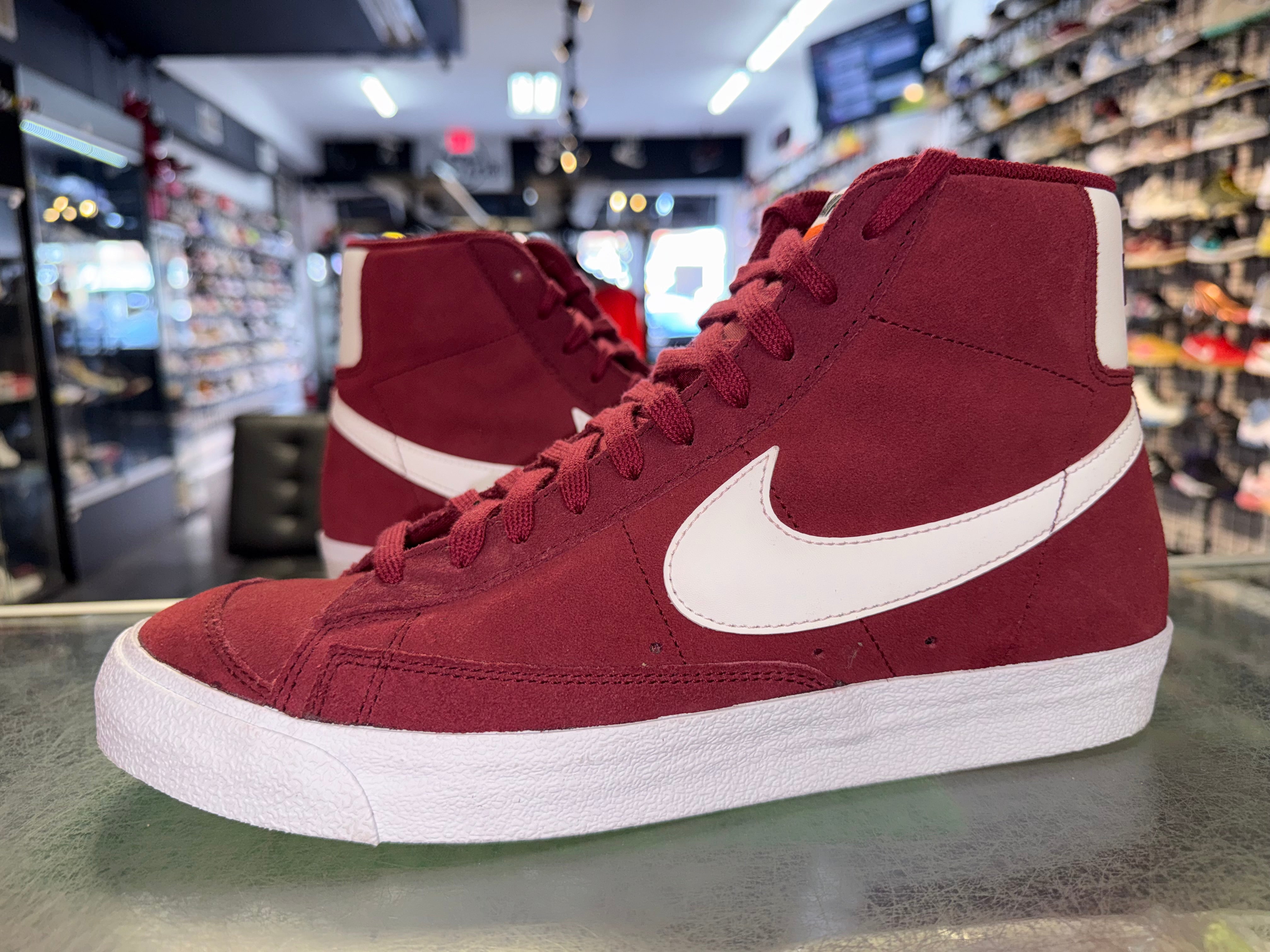Size 10.5 Blazer Mid '77 "Team Red"