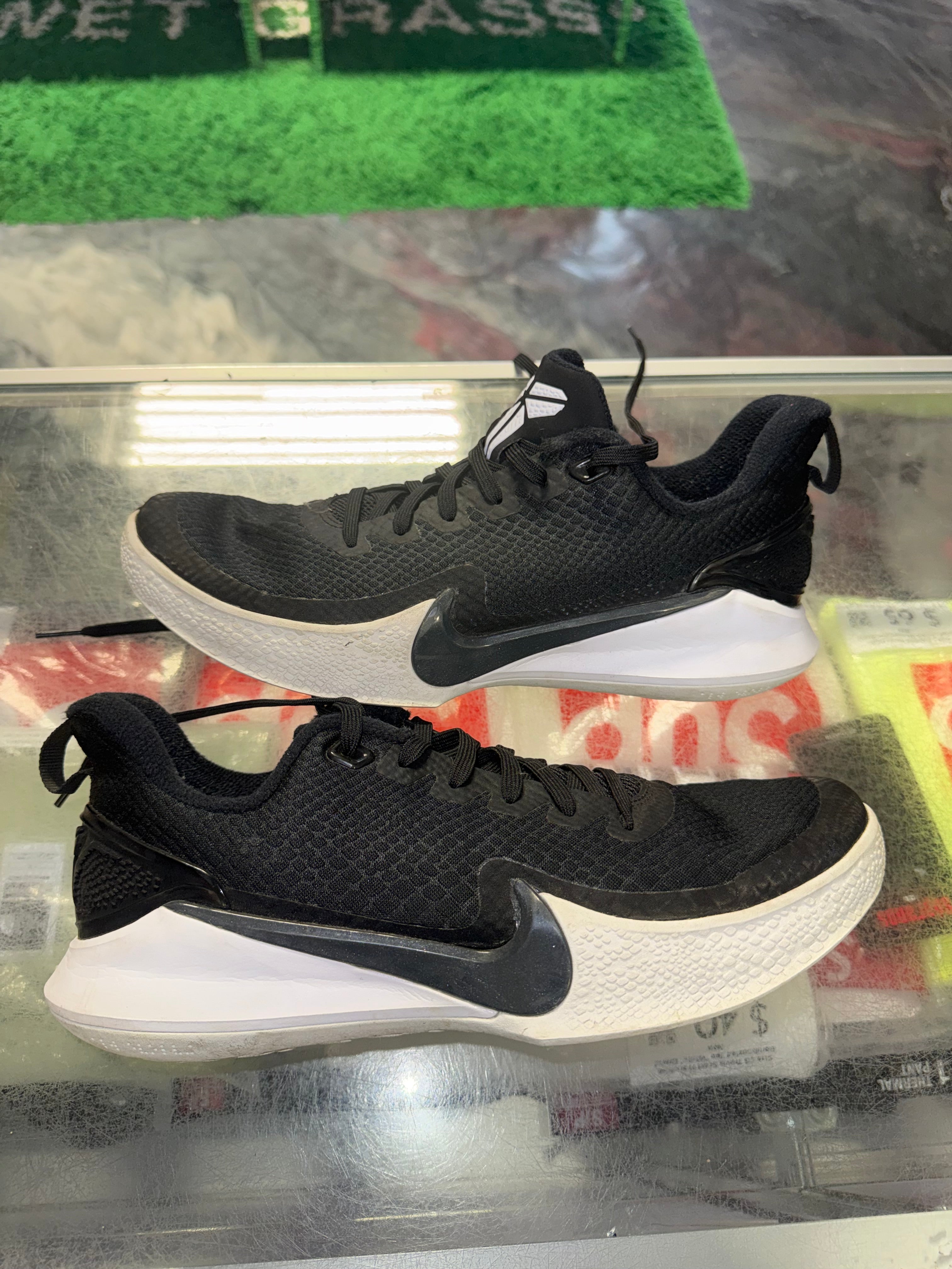 Size 8.5 Kobe AD Black White - NB