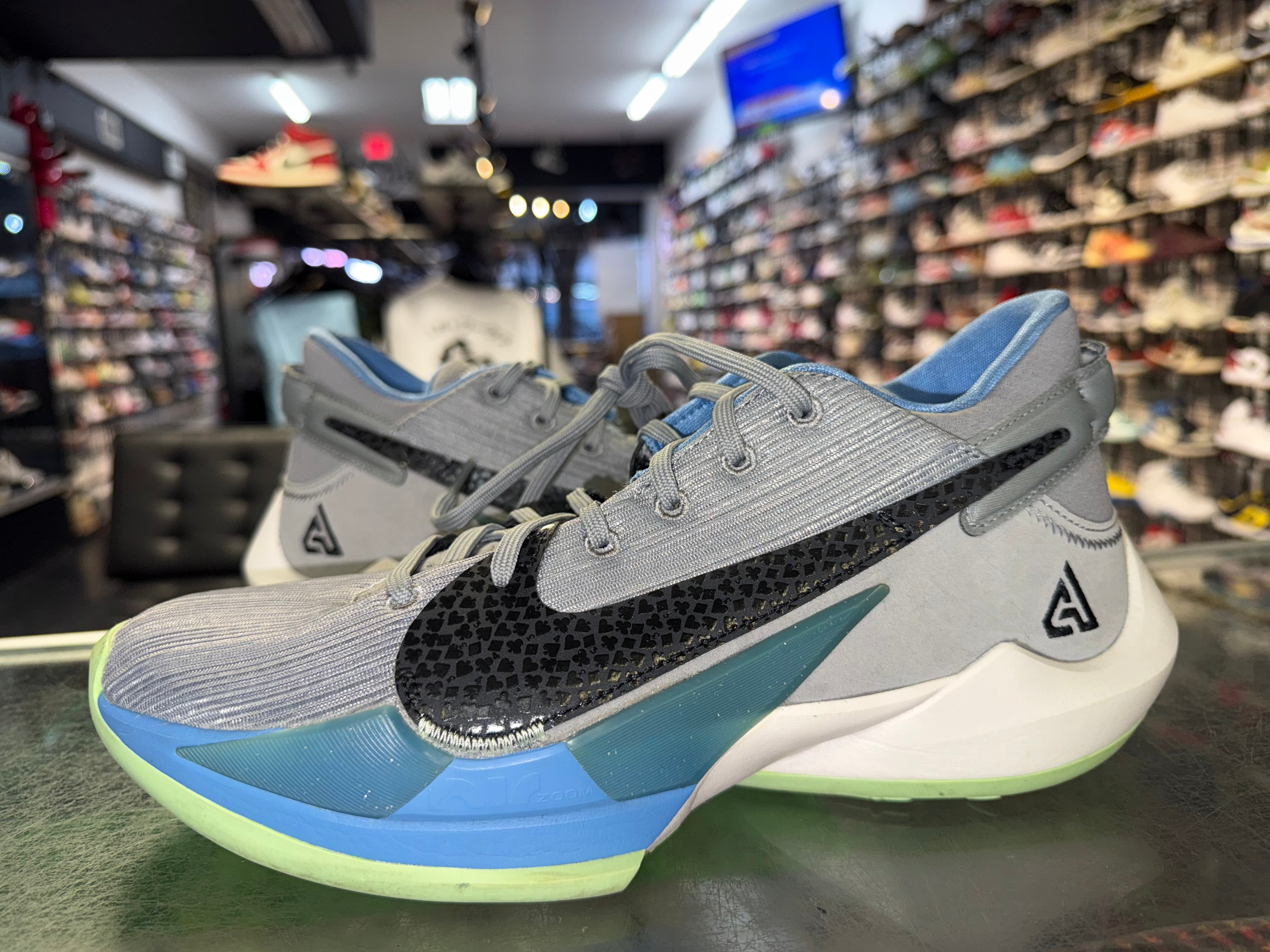 Size 9 Zoom Freak 2 "Particle Grey