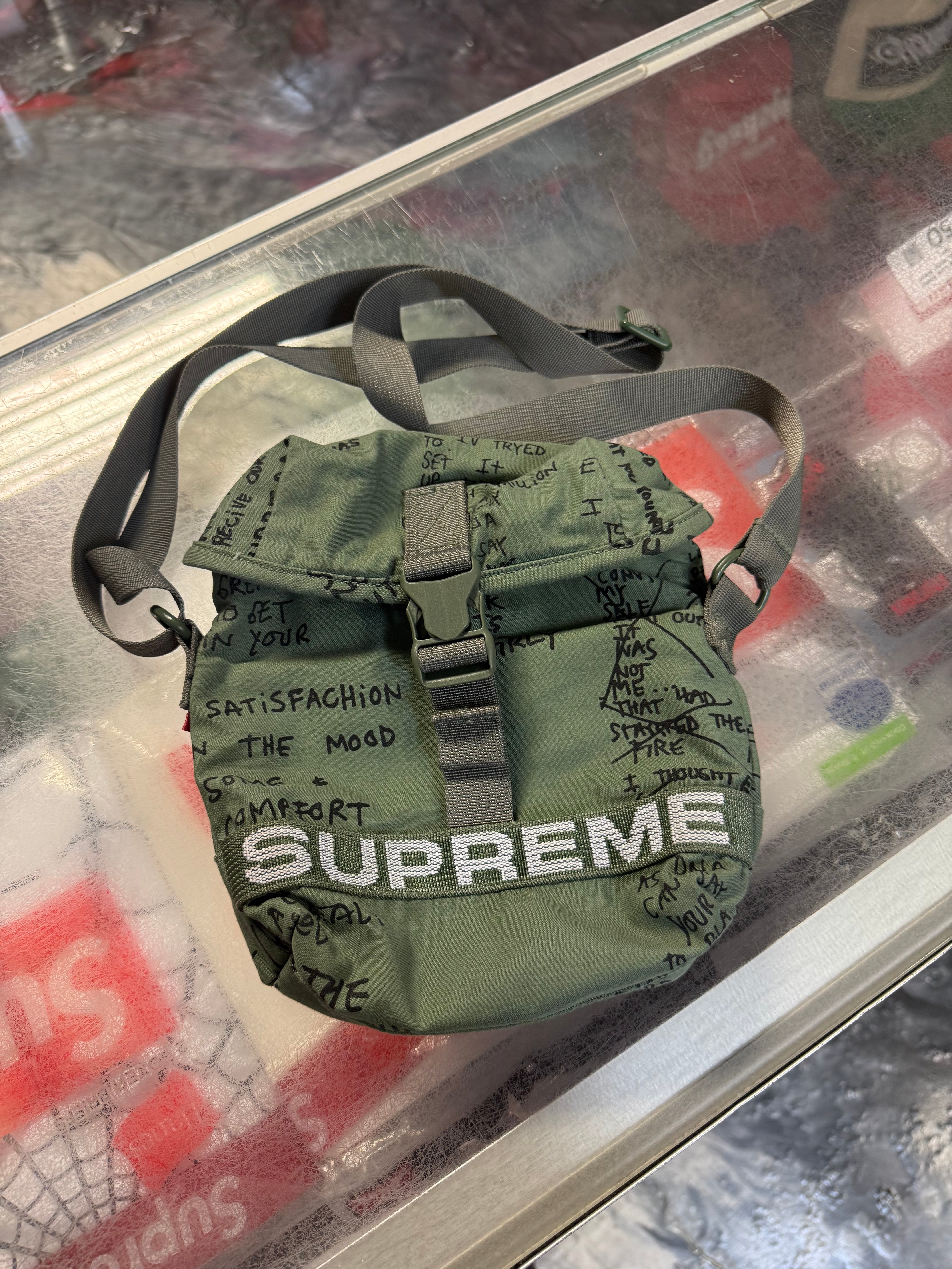 Size OS Supreme Field Side Bag “Olive Gonz”