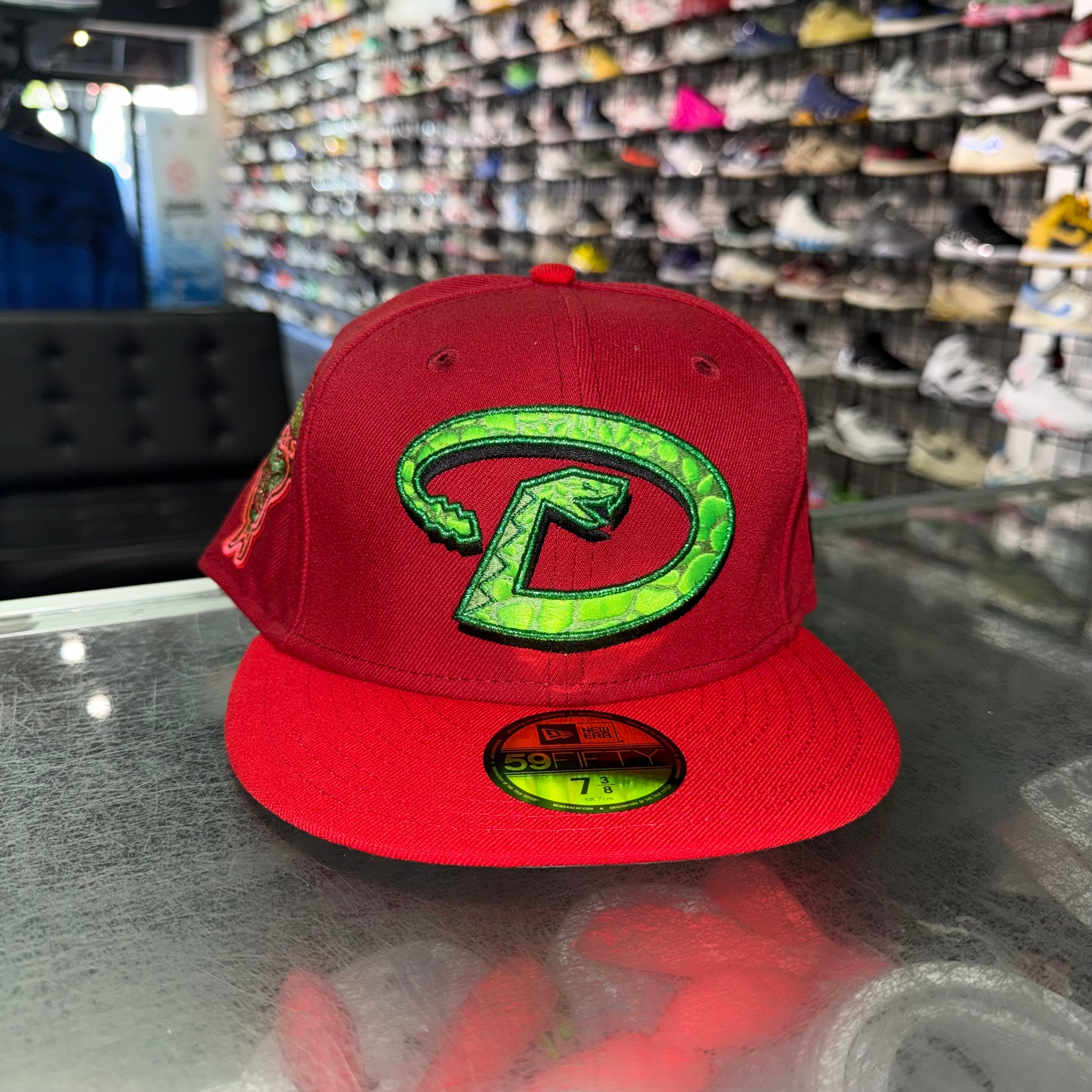 Size 7 3/8 New Era Fitted Hat “Diamondbacks Grinch Red” Brand New