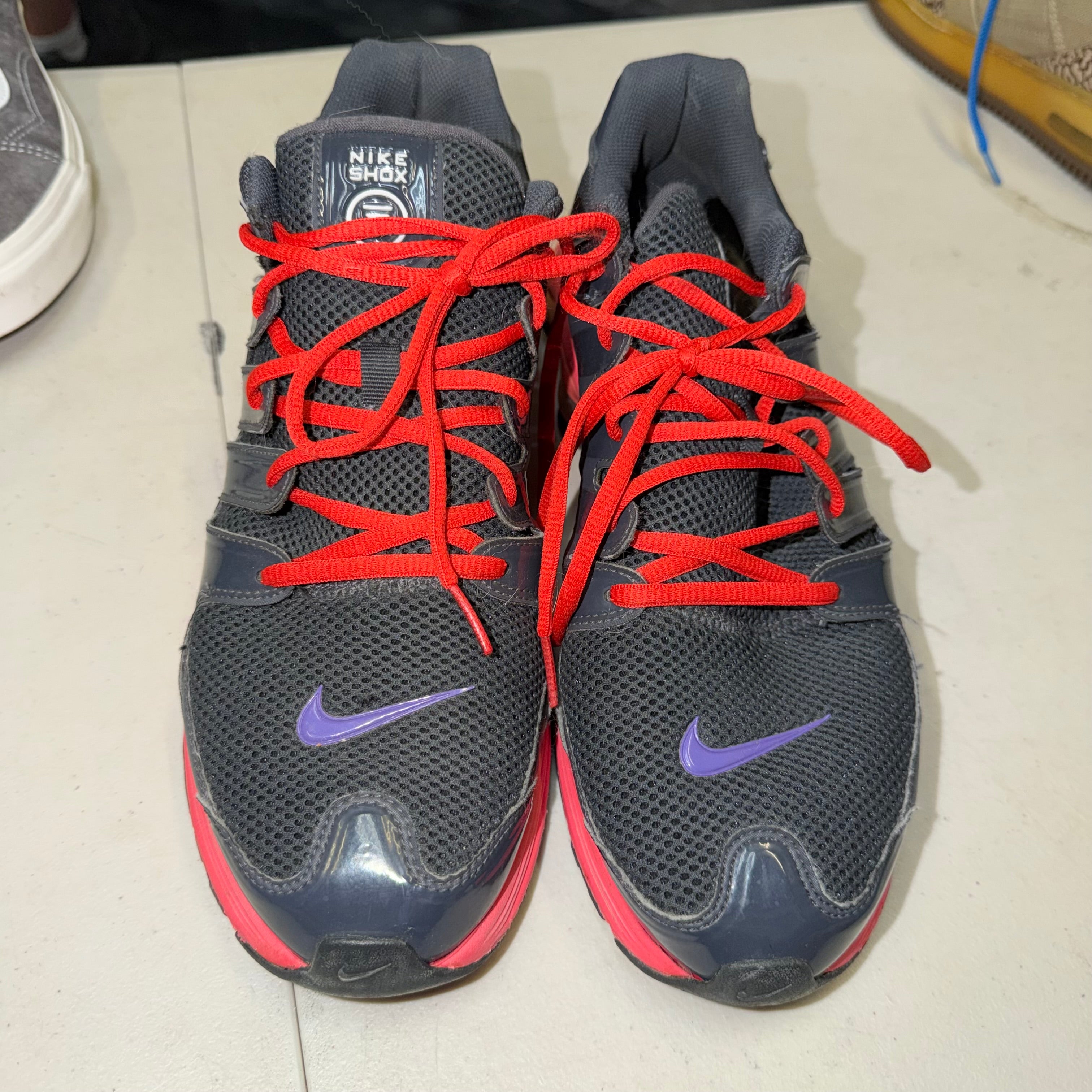 Size 9.5 Nike Shox Crimson Anthracite - NB