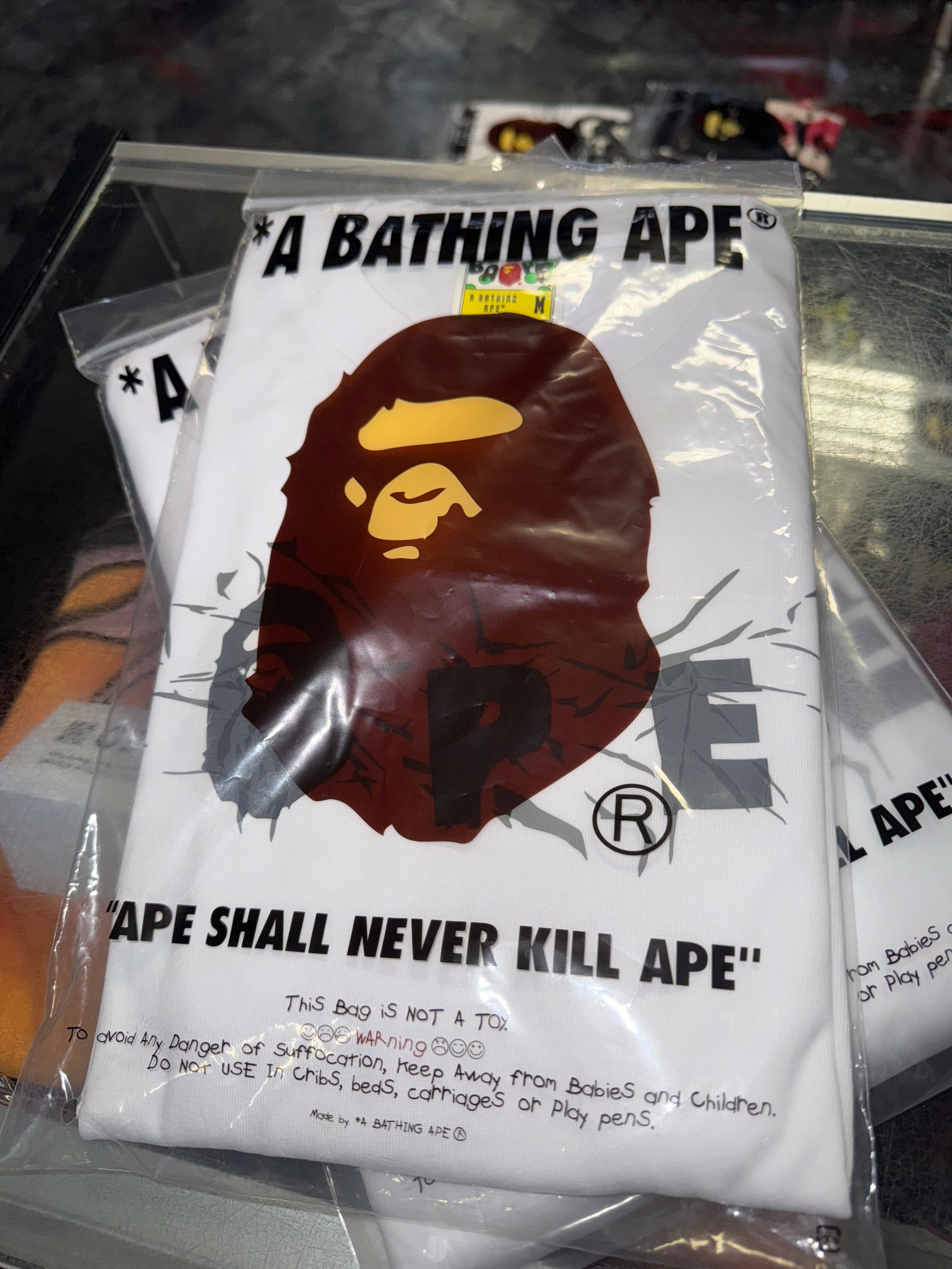 Size L Bape Wrinkle Logo Tee "White" Brand New