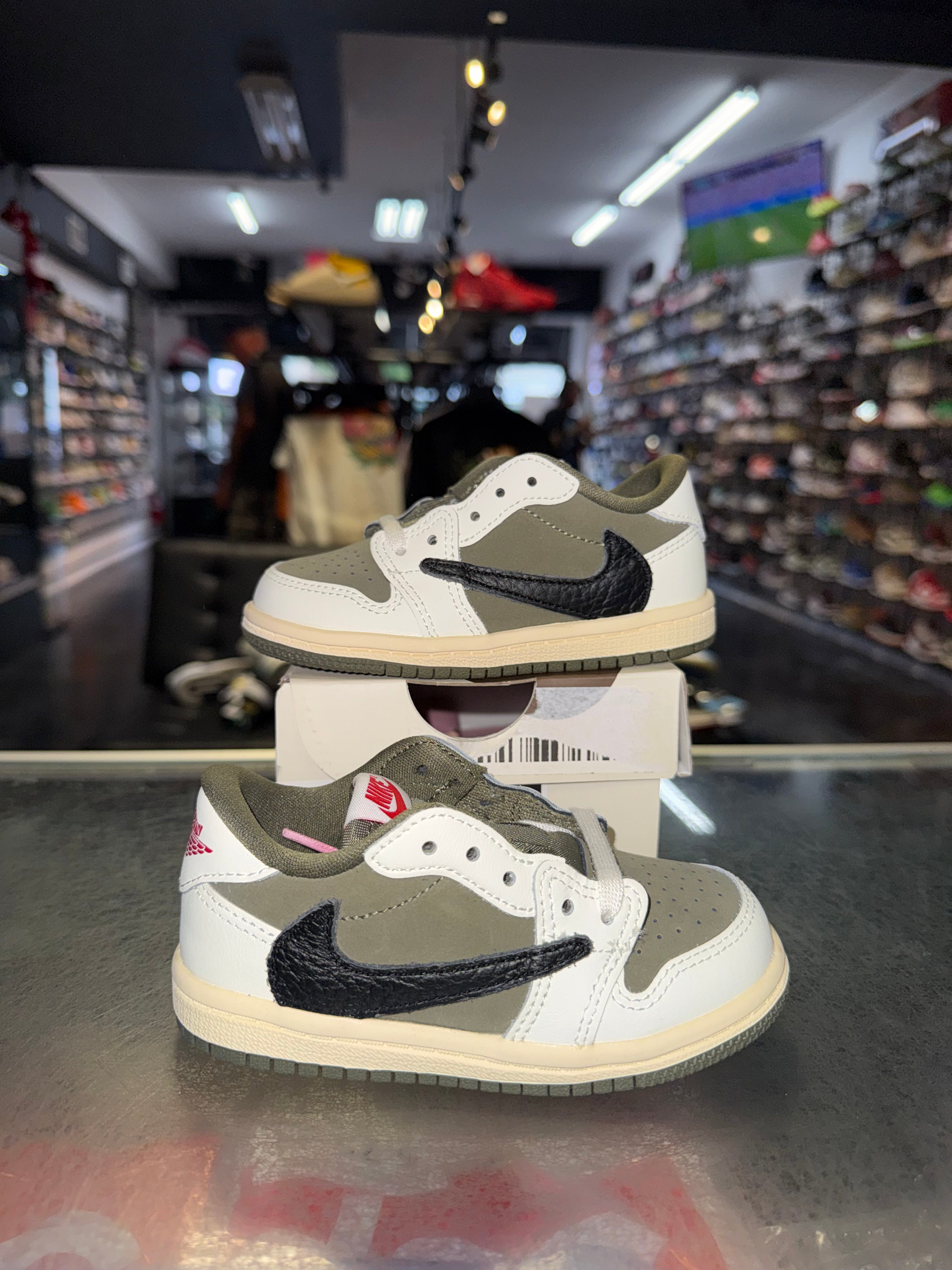 Size 7c Air Jordan 1 Low Travis Scott "Medium Olive" Brand New (TD)