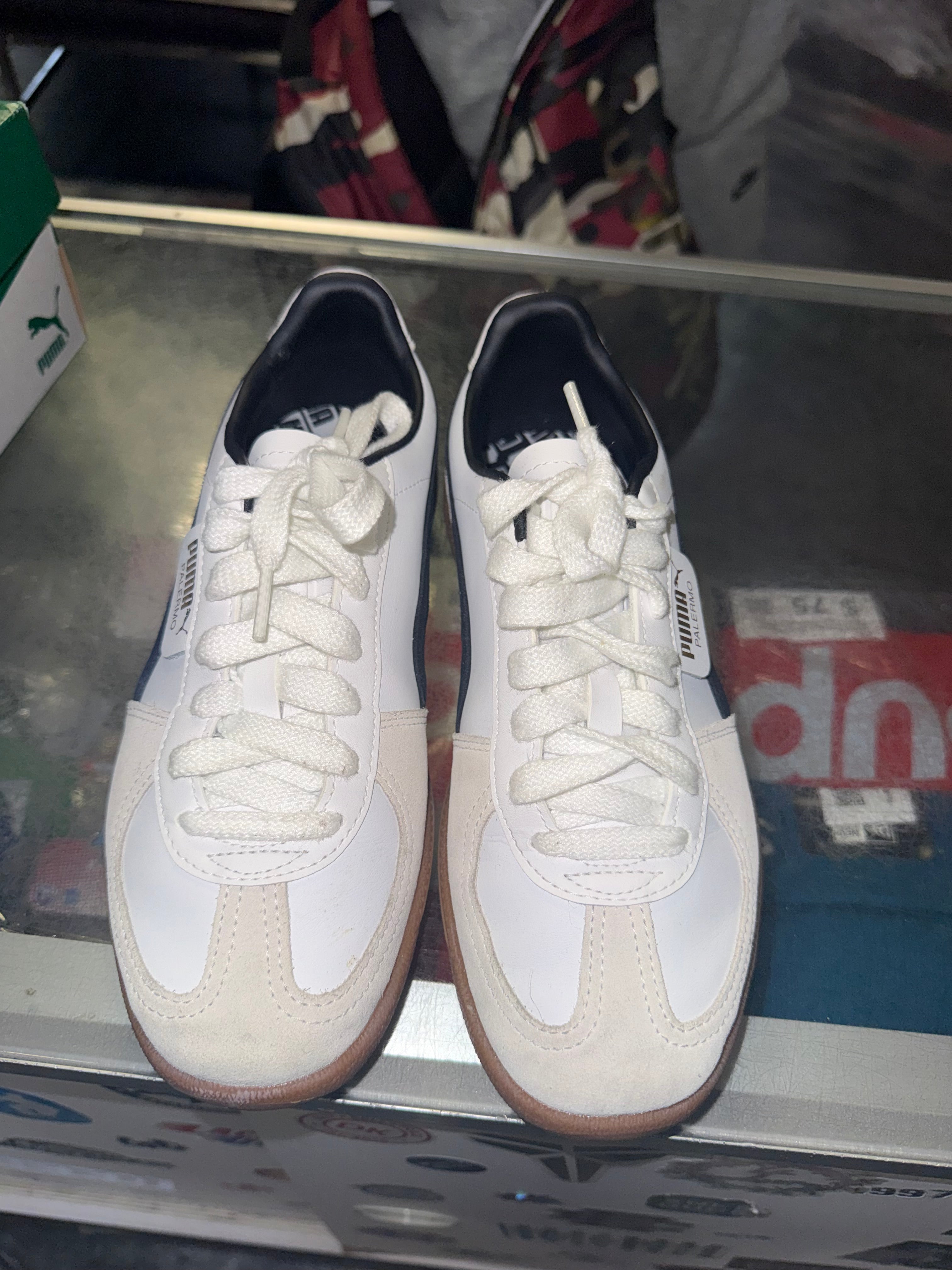 Size 7 Puma Low Black Tan