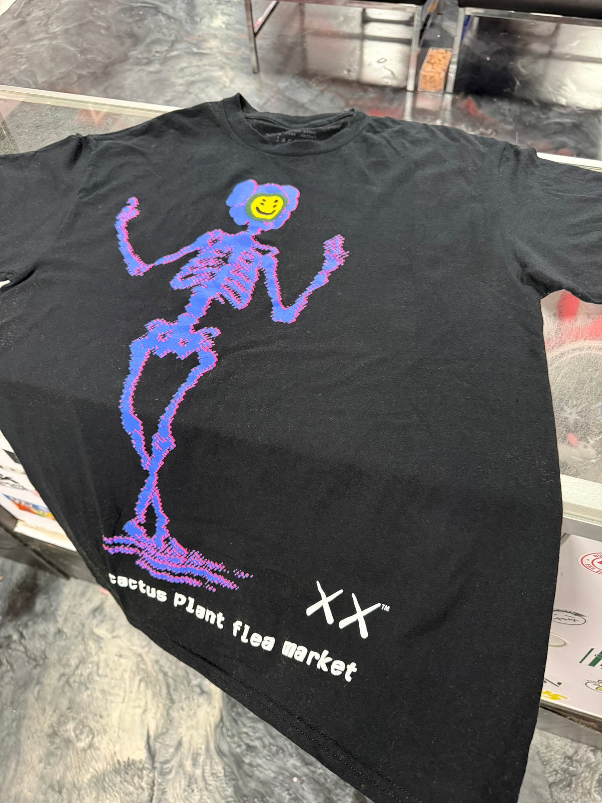 Size L Kaws x CPFM Tee “Black”