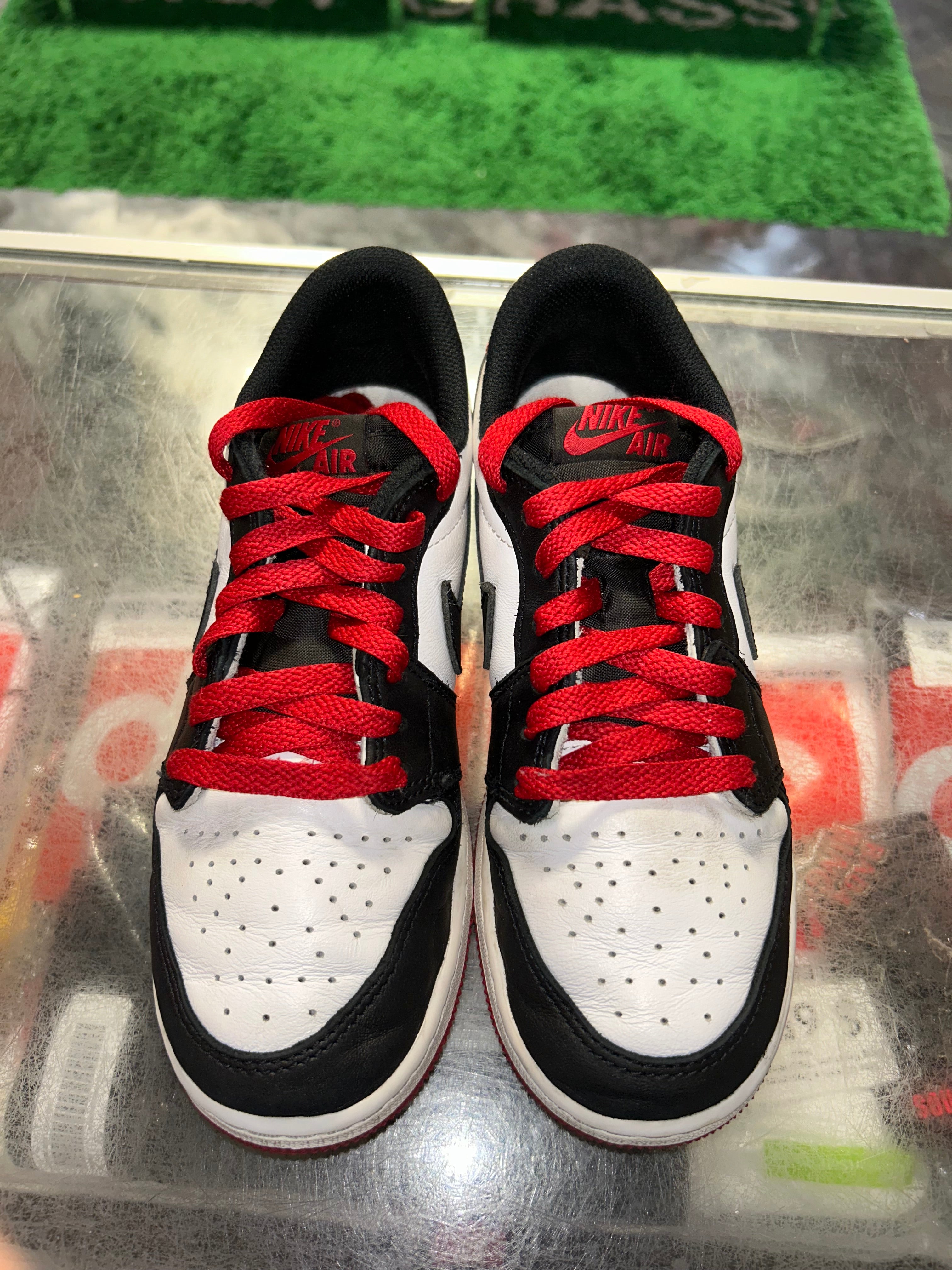 Size 5y AJ 1 Low 'Black Toe' -NB